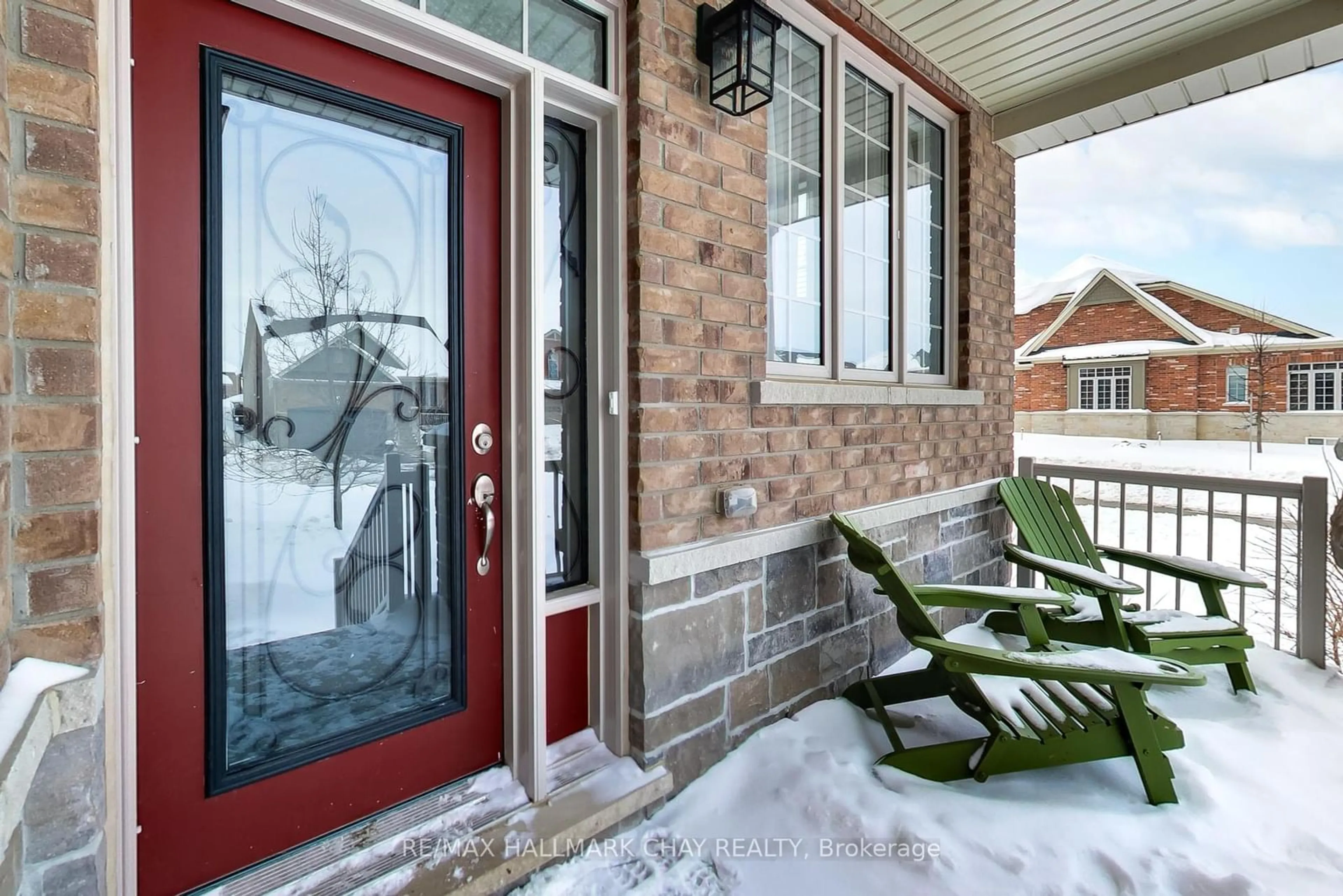 Indoor entryway for 11 Cameron St, Springwater Ontario L9X 0S6