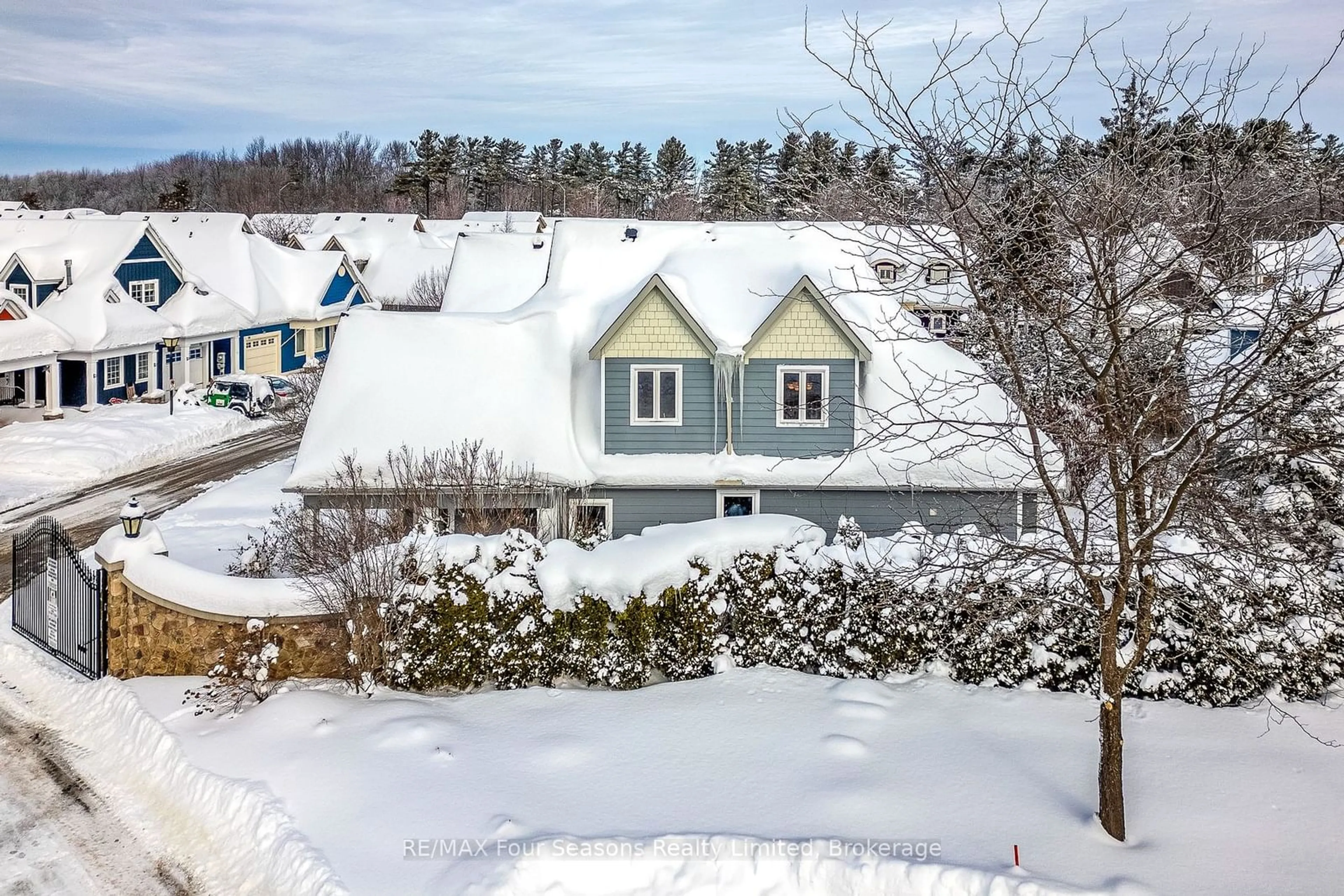 A pic from outside/outdoor area/front of a property/back of a property/a pic from drone, street for 5 Invermara Crt #Suite 1, Orillia Ontario L3V 8B4