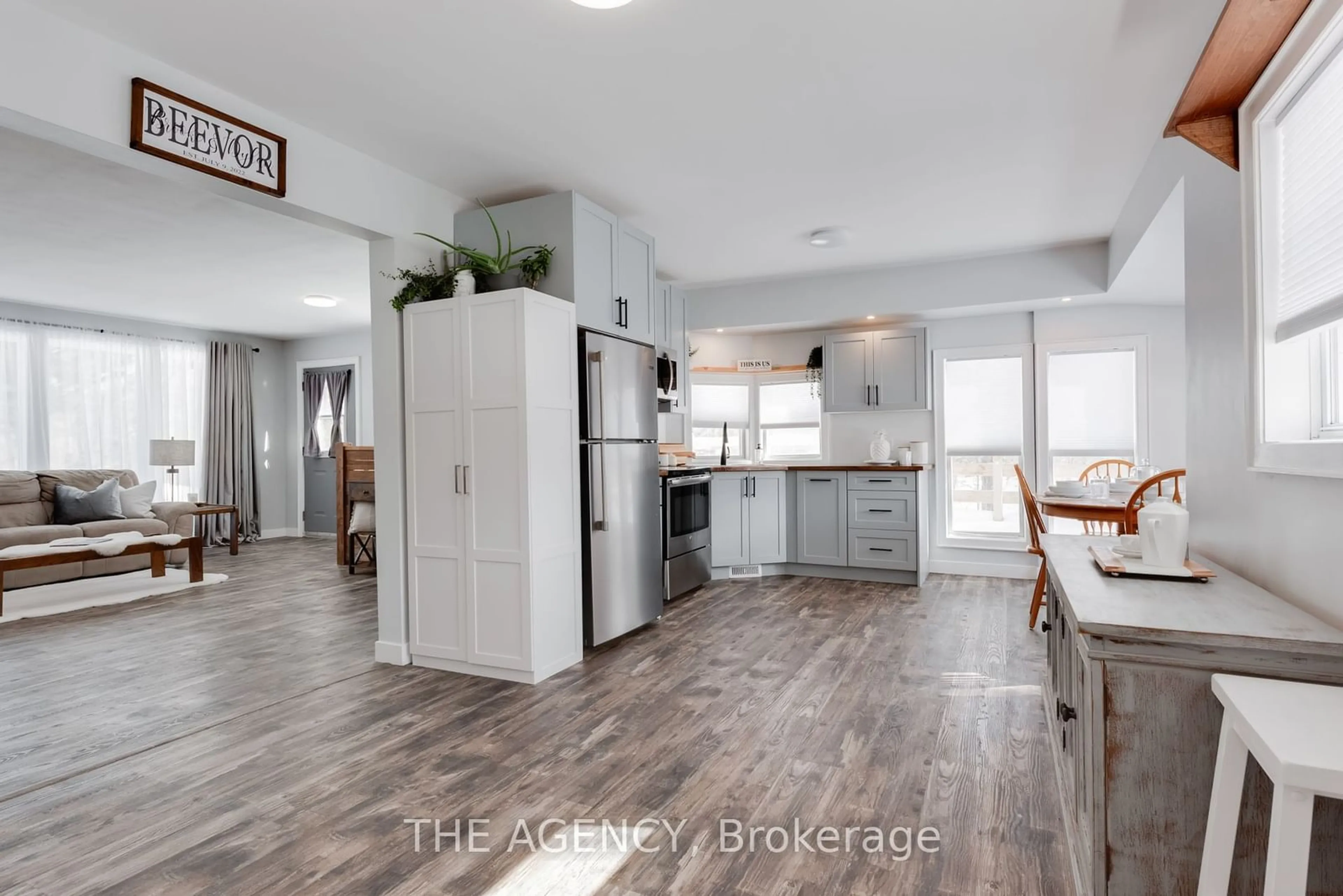 Open concept kitchen, unknown for 8025 County Road 169 Rd, Ramara Ontario L0K 2B0