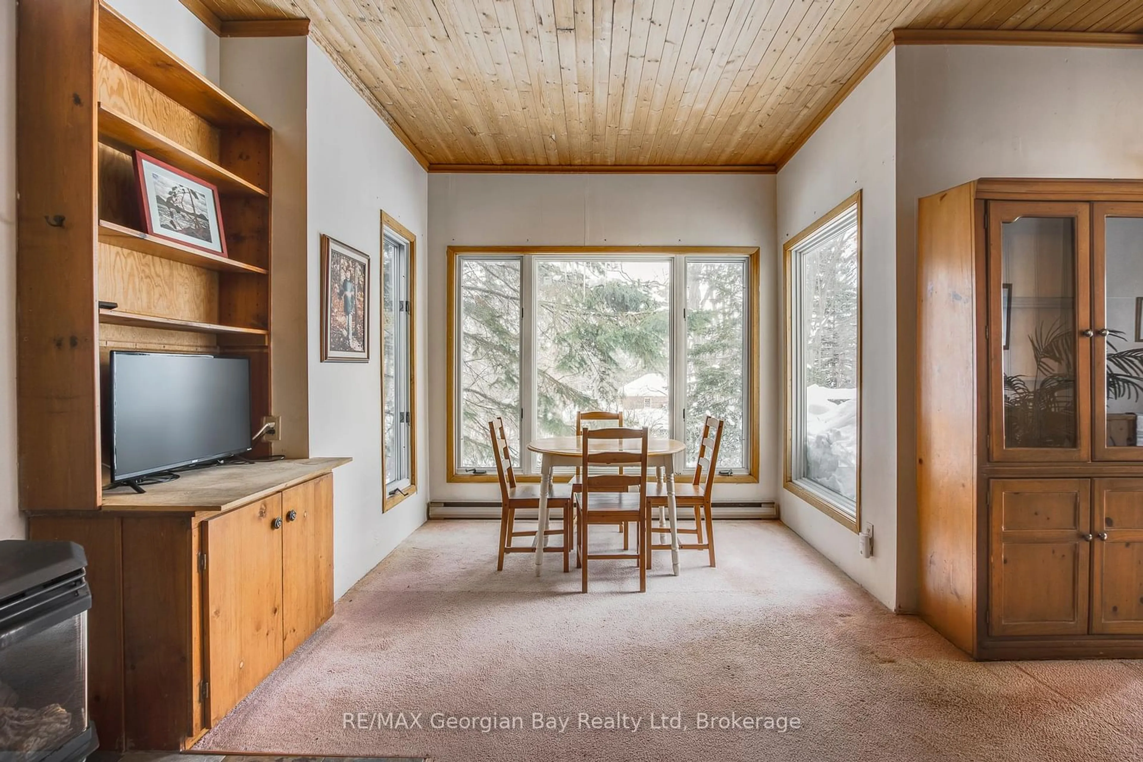 Dining room, unknown for 295 Sixth St, Midland Ontario L4R 3Y5