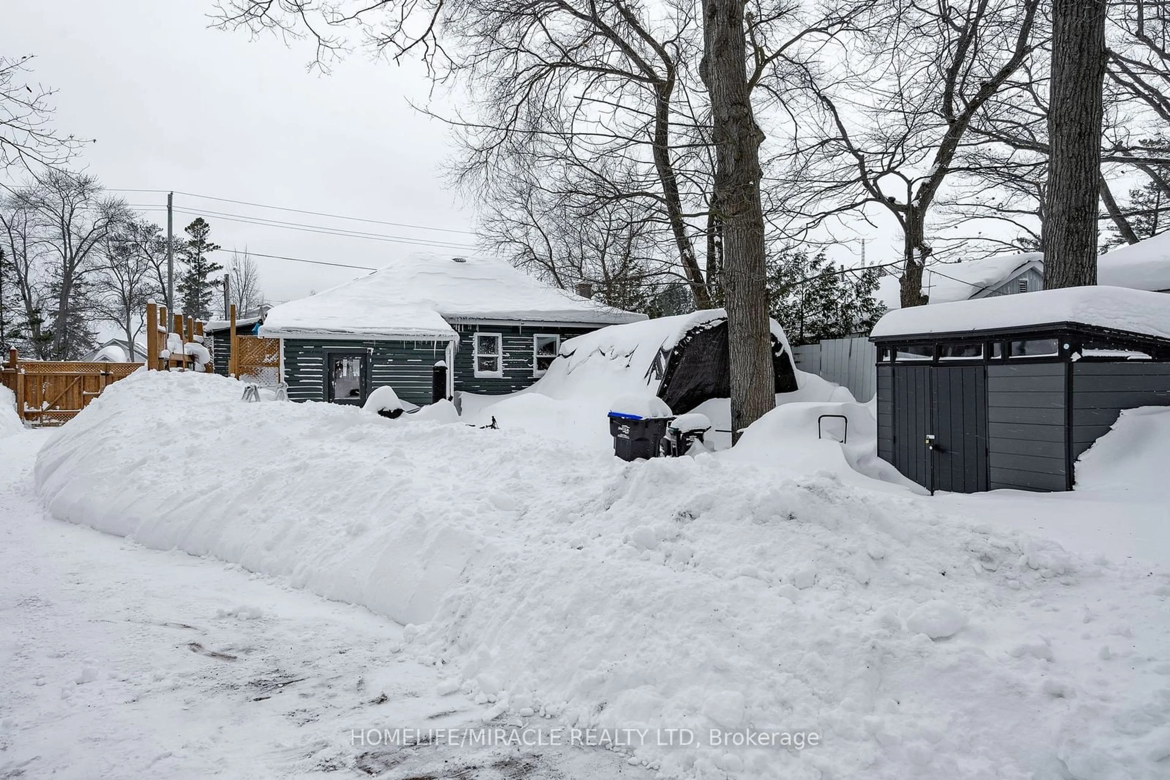 Shed for 101 River Rd, Wasaga Beach Ontario L9Z 2L1