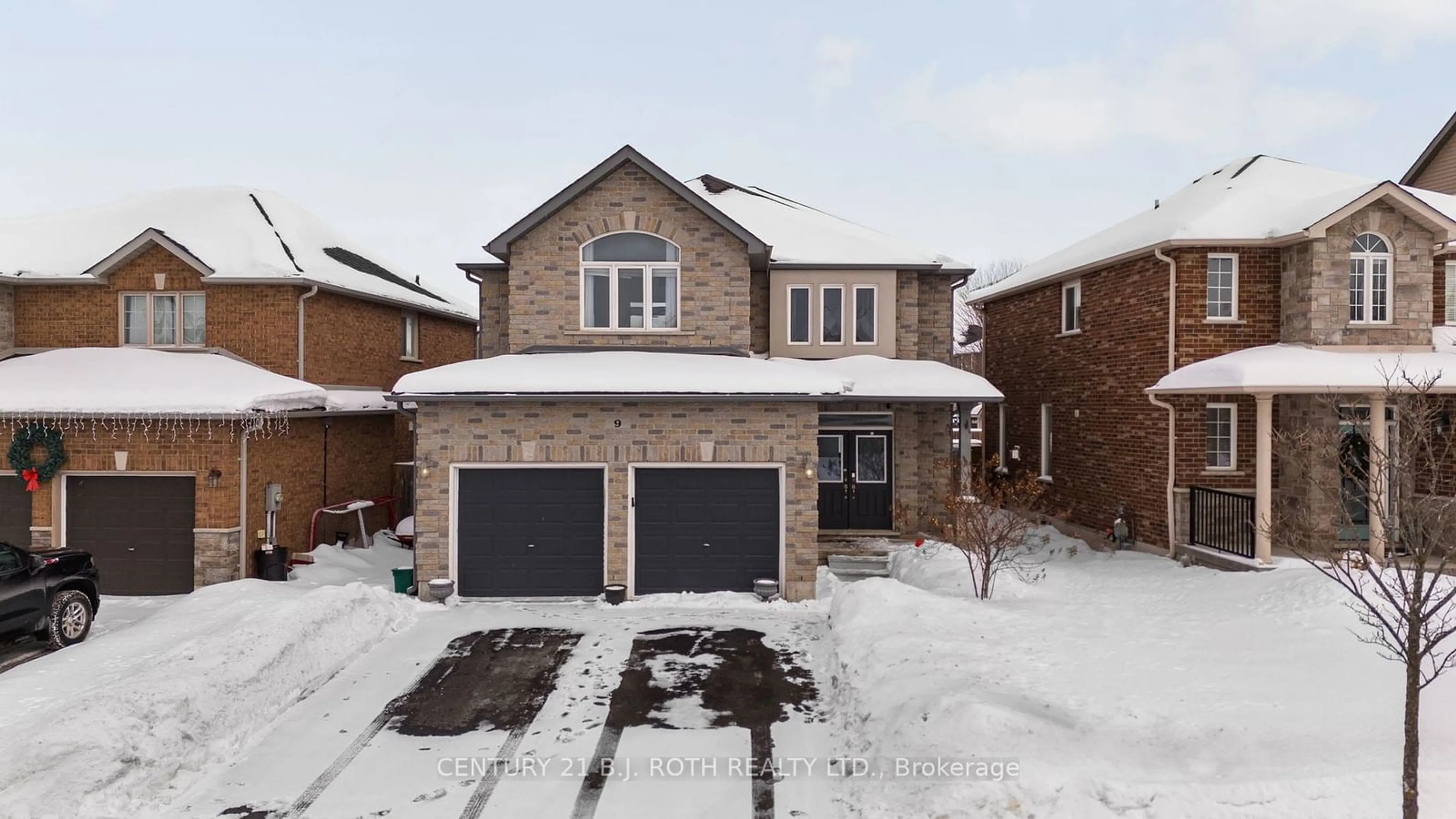 Home with brick exterior material, street for 9 KIERLAND Rd, Barrie Ontario L4N 6G5