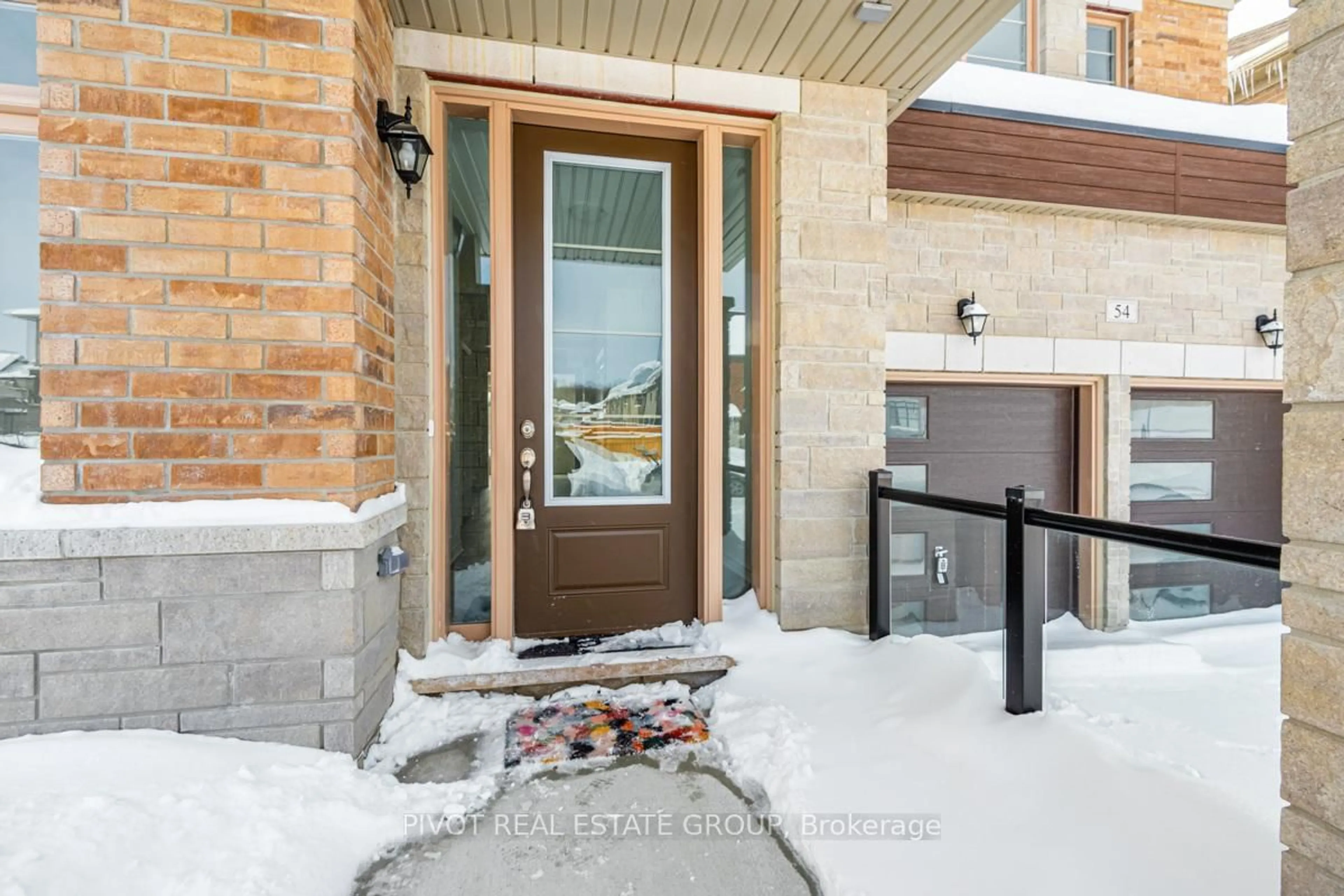 Indoor entryway for 54 Calypso Ave, Springwater Ontario L9X 2C7
