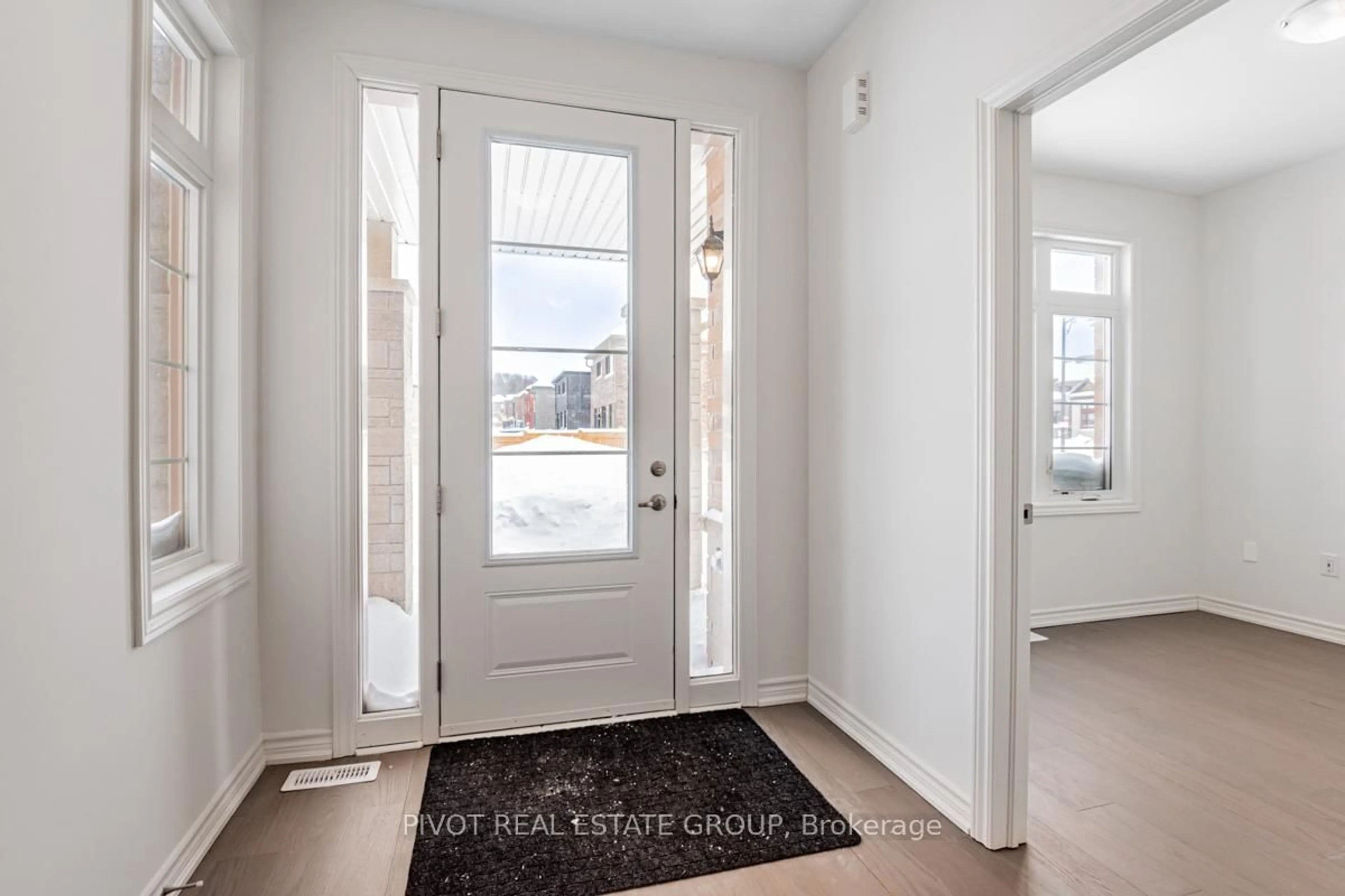 Indoor entryway for 54 Calypso Ave, Springwater Ontario L9X 2C7