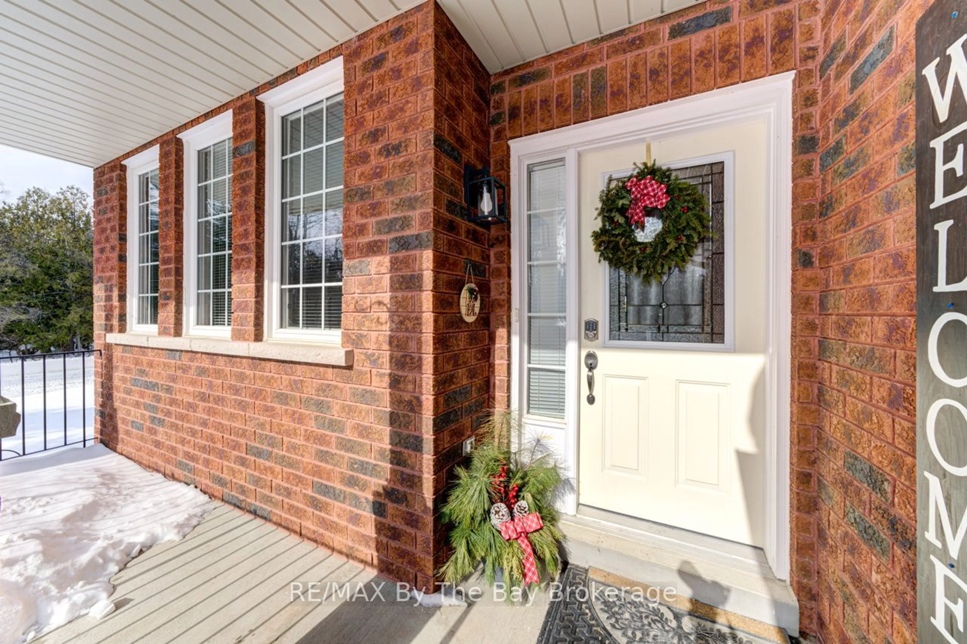 Home with brick exterior material, street for 2 Princess Point Dr, Wasaga Beach Ontario L9Z 3C3