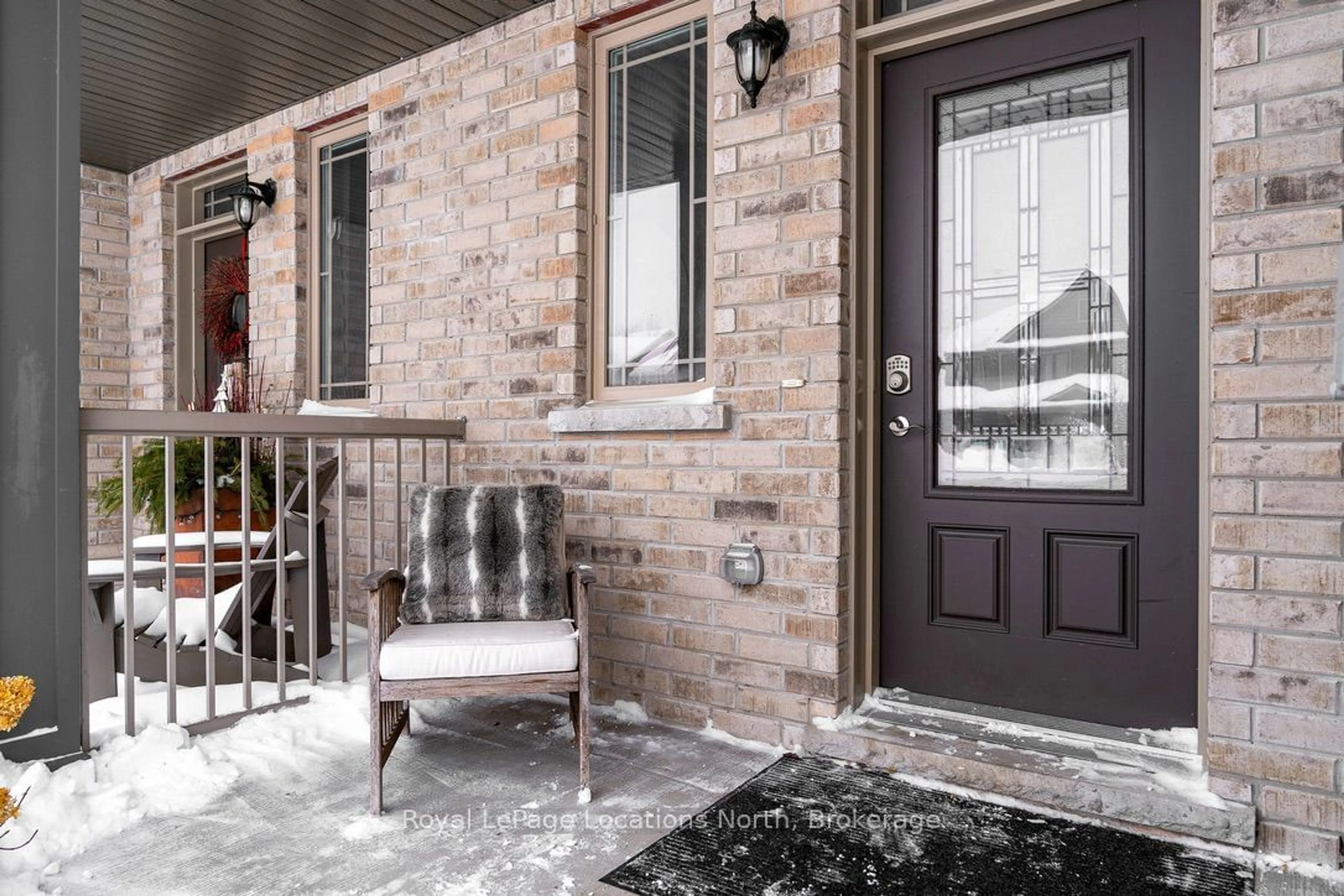 Indoor entryway for 30 George Zubek Dr, Collingwood Ontario L9Y 1B4