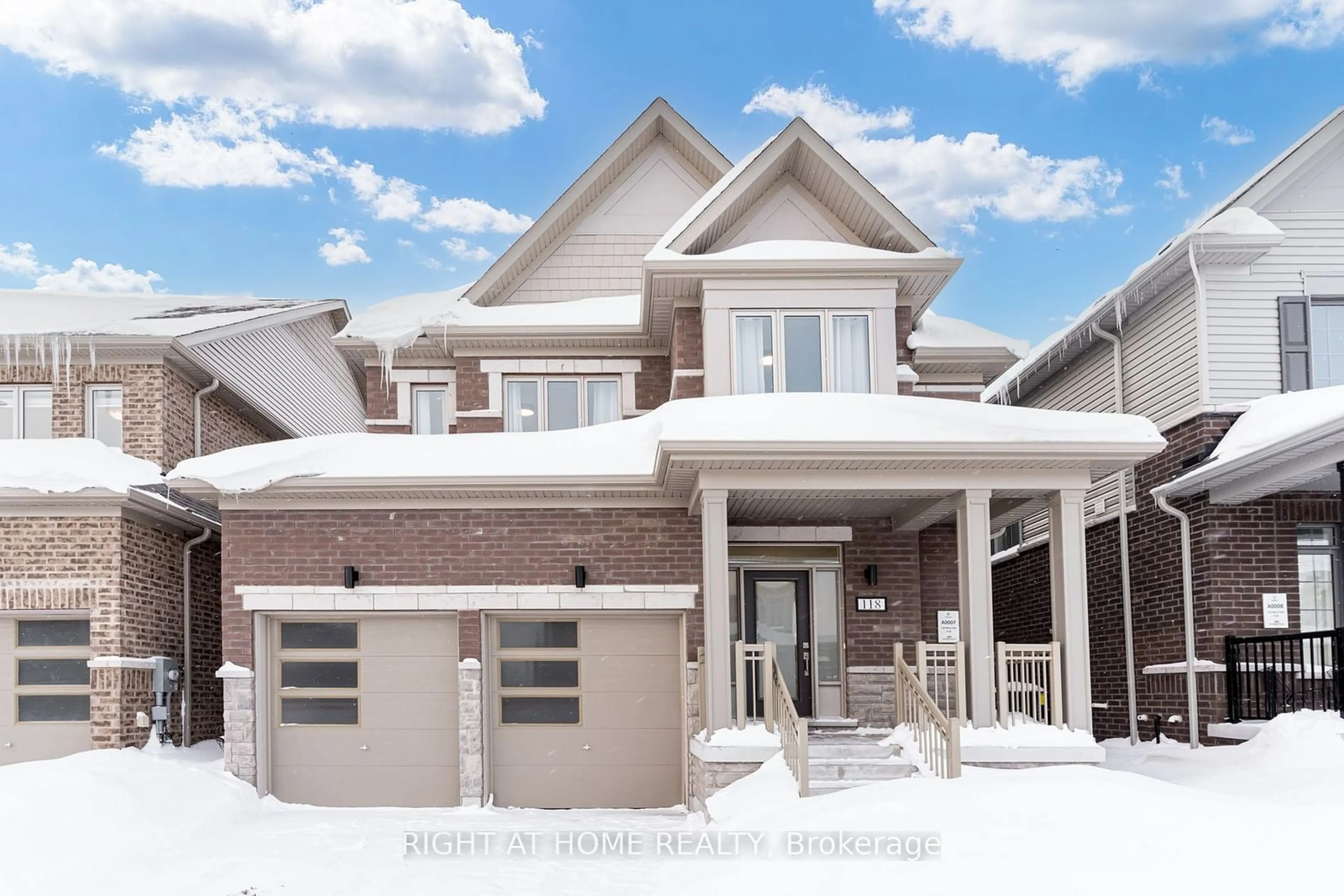 Home with brick exterior material, street for 118 West oak Tr, Barrie Ontario L9S 2Z4