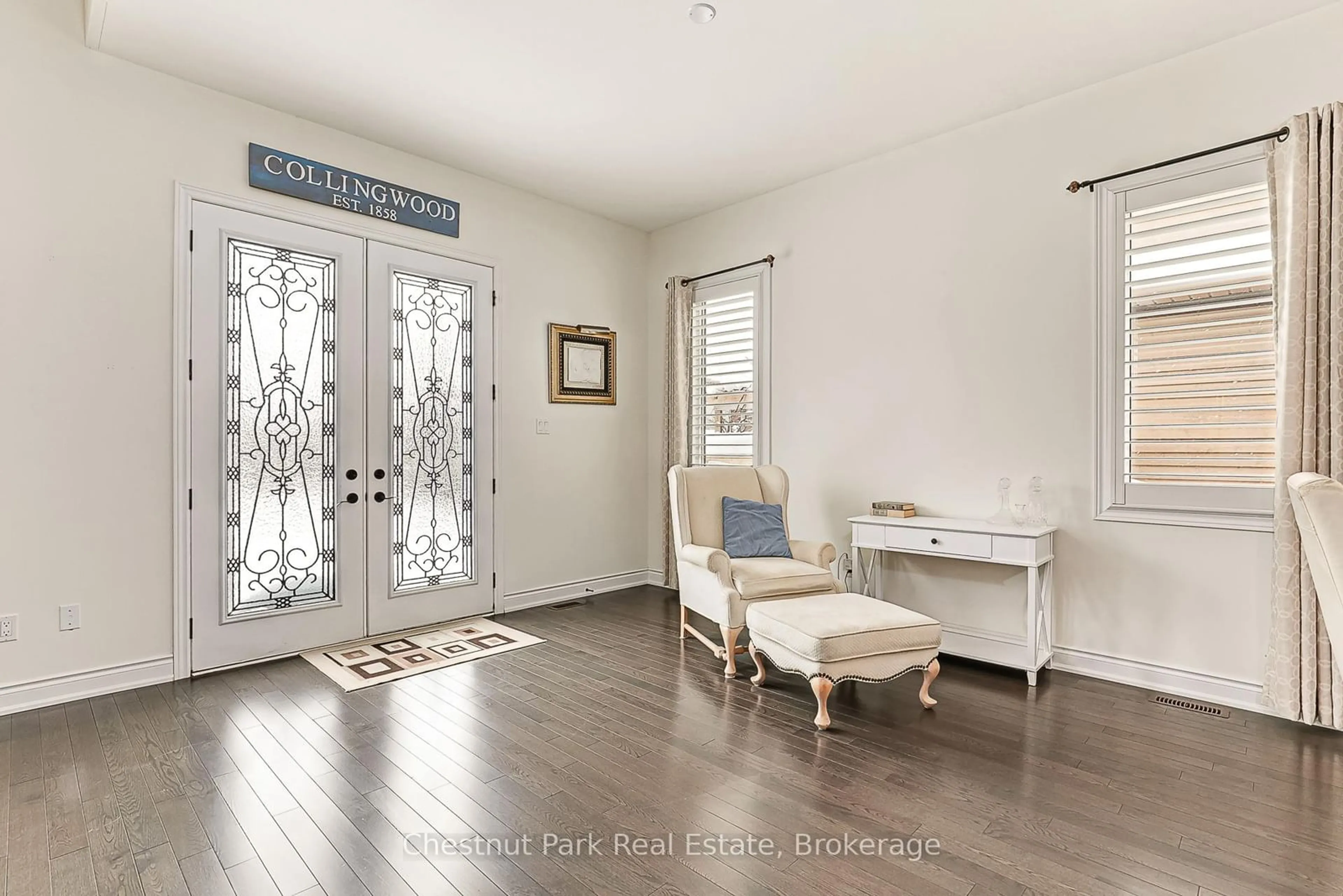 Indoor entryway for 58 Hughes St, Collingwood Ontario L9Y 0W7