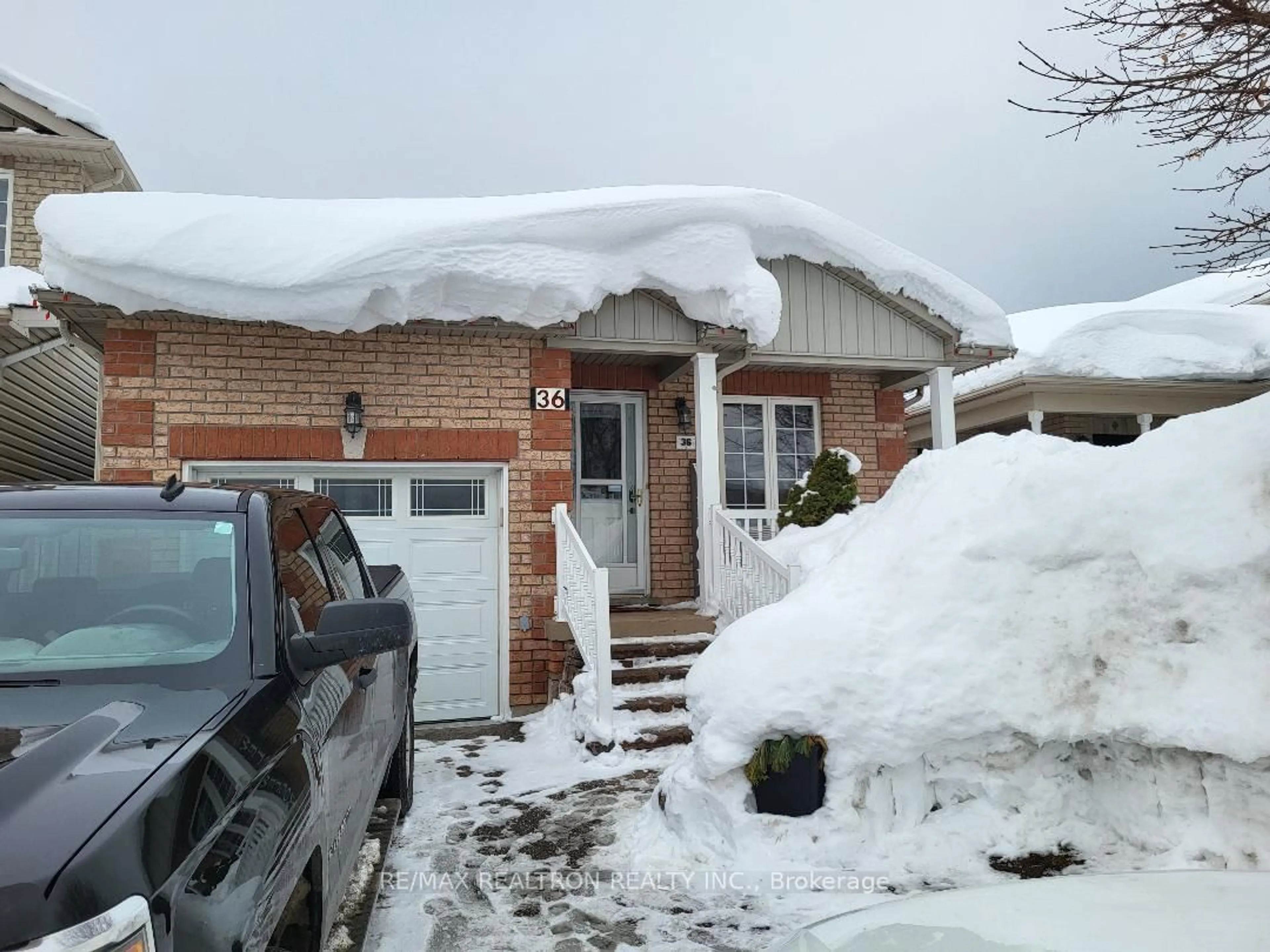 Unknown for 36 Julia Cres, Orillia Ontario L3V 7Z1