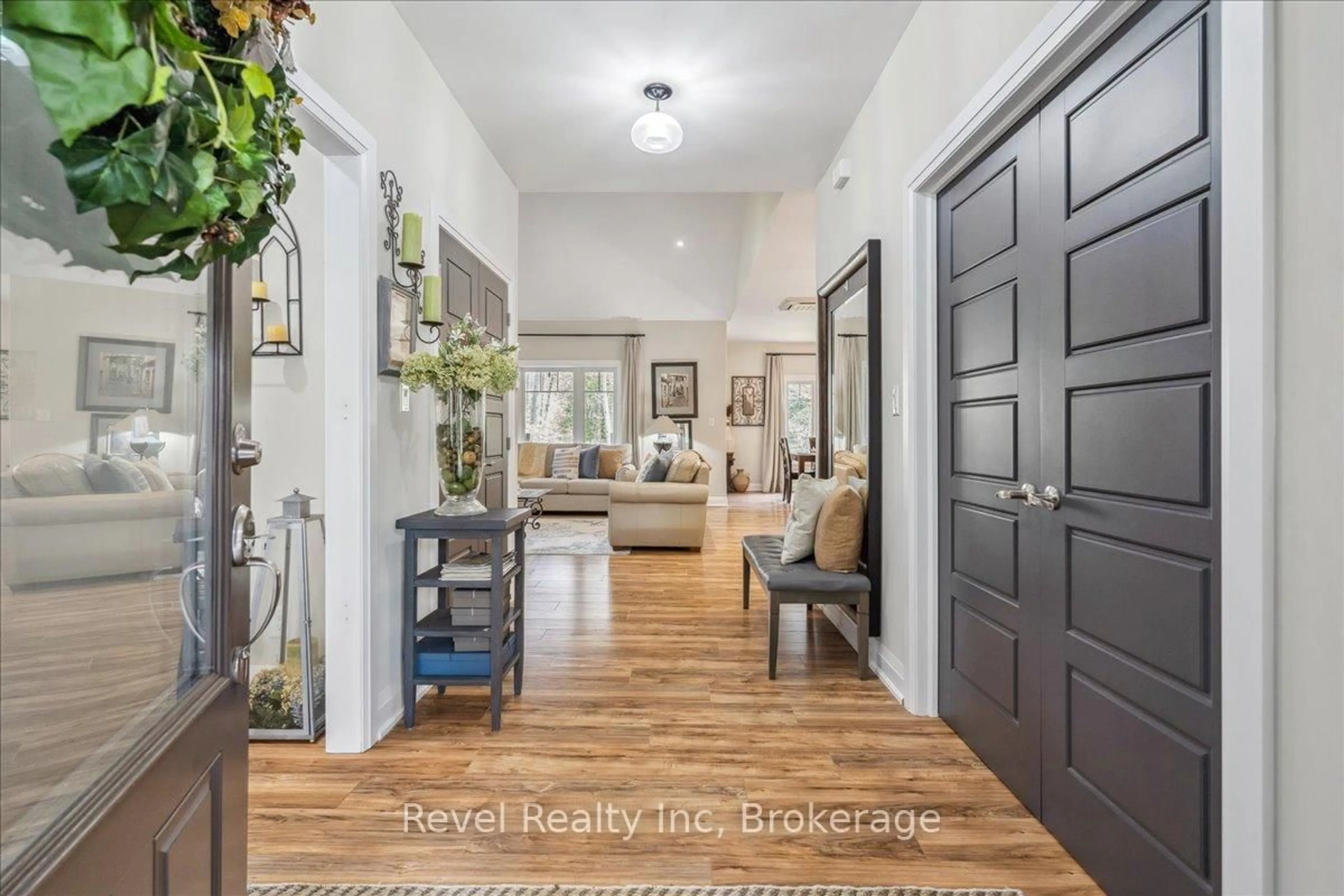 Indoor entryway for 59 TROUT Lane, Tiny Ontario L9M 0J1