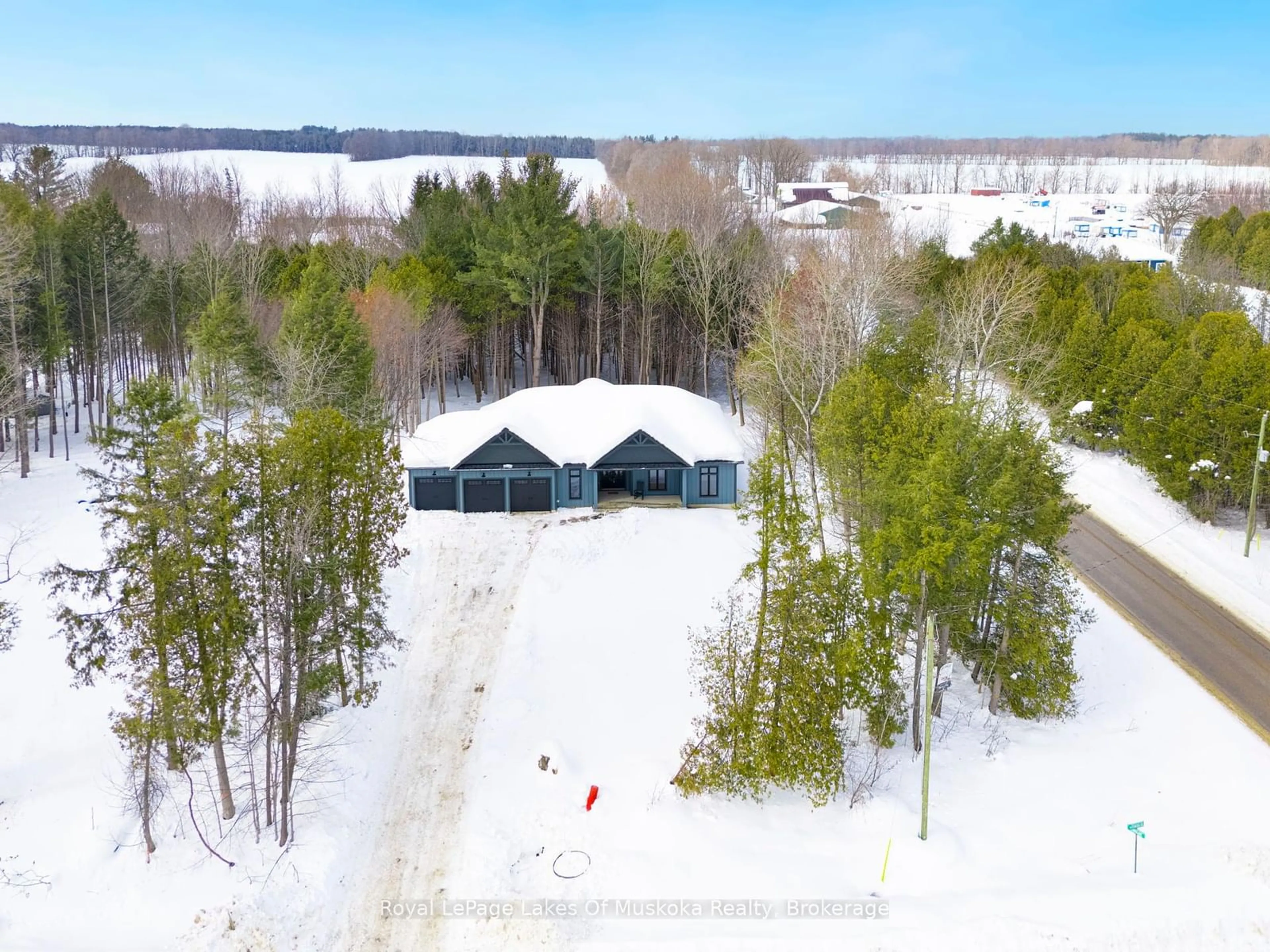 A pic from outside/outdoor area/front of a property/back of a property/a pic from drone, water/lake/river/ocean view for 2 Merrington Ave, Oro-Medonte Ontario L3V 0R5