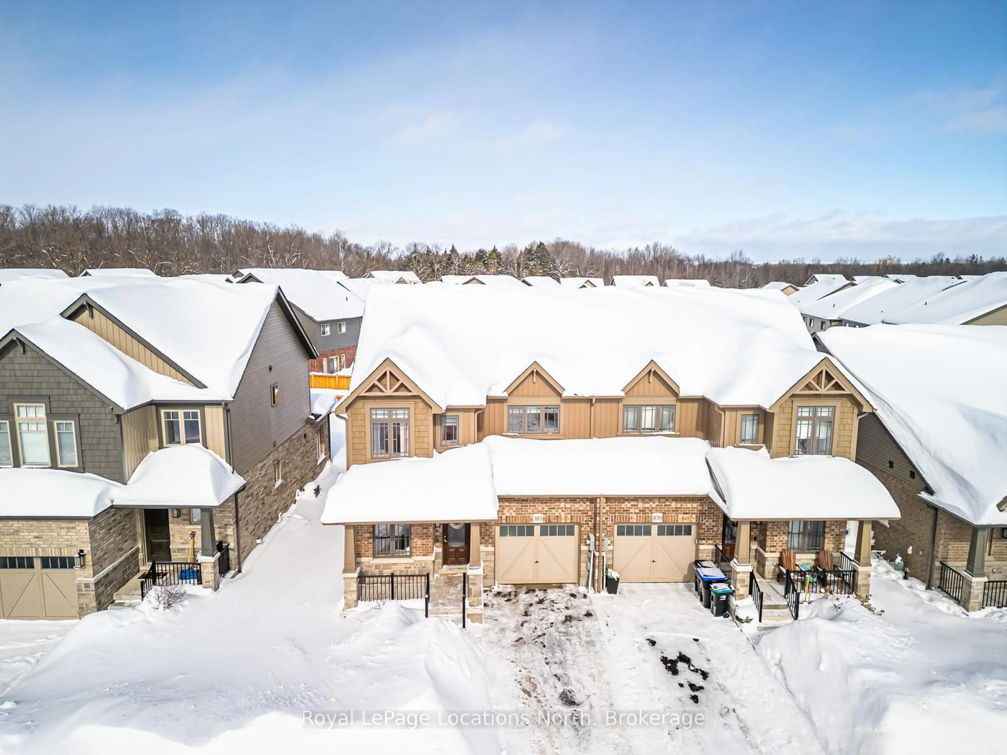 A pic from outside/outdoor area/front of a property/back of a property/a pic from drone, unknown for 110 Archer Ave, Collingwood Ontario L9Y 3B7