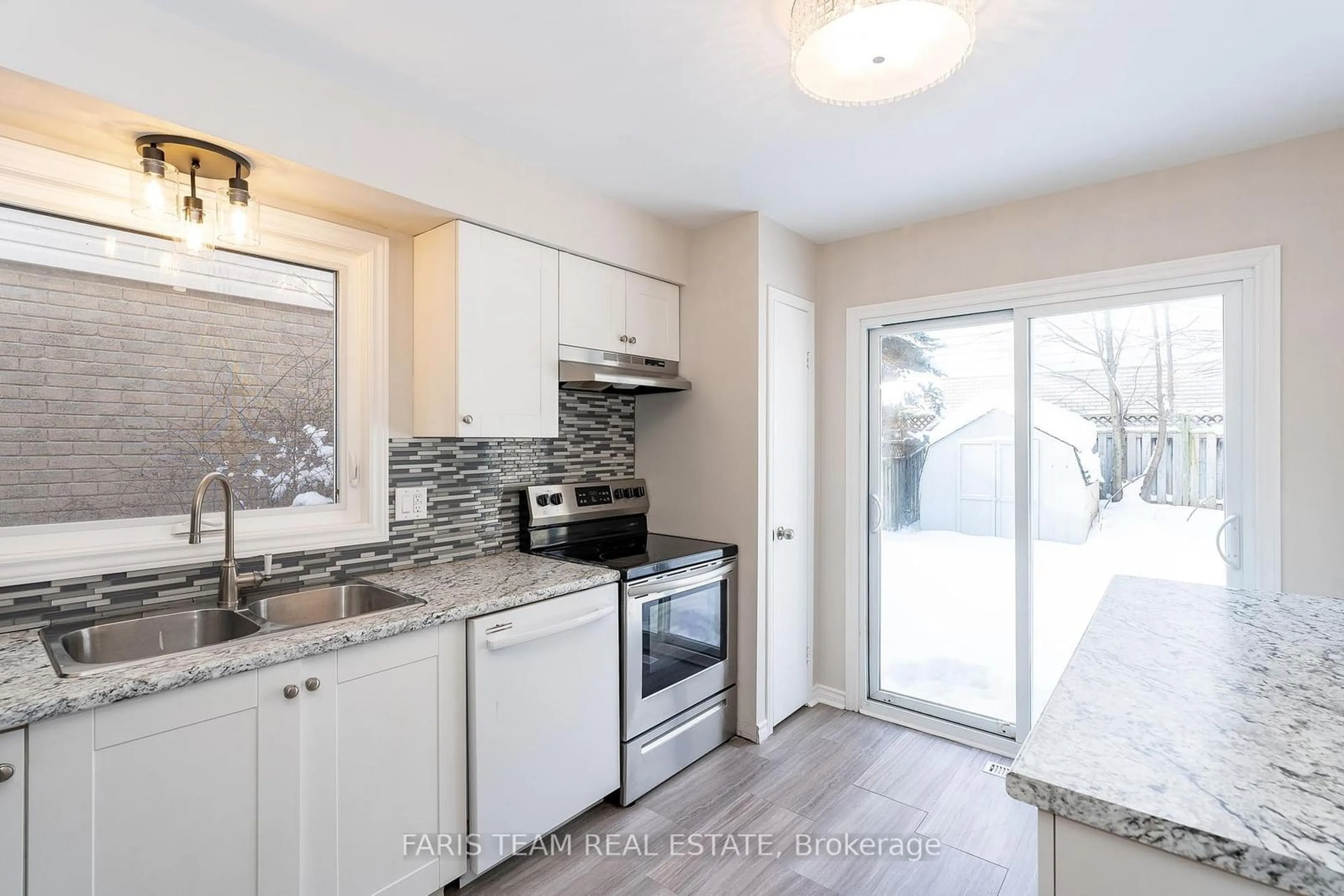 Open concept kitchen, ceramic/tile floor for 76 Garden Dr, Barrie Ontario L4N 5K2