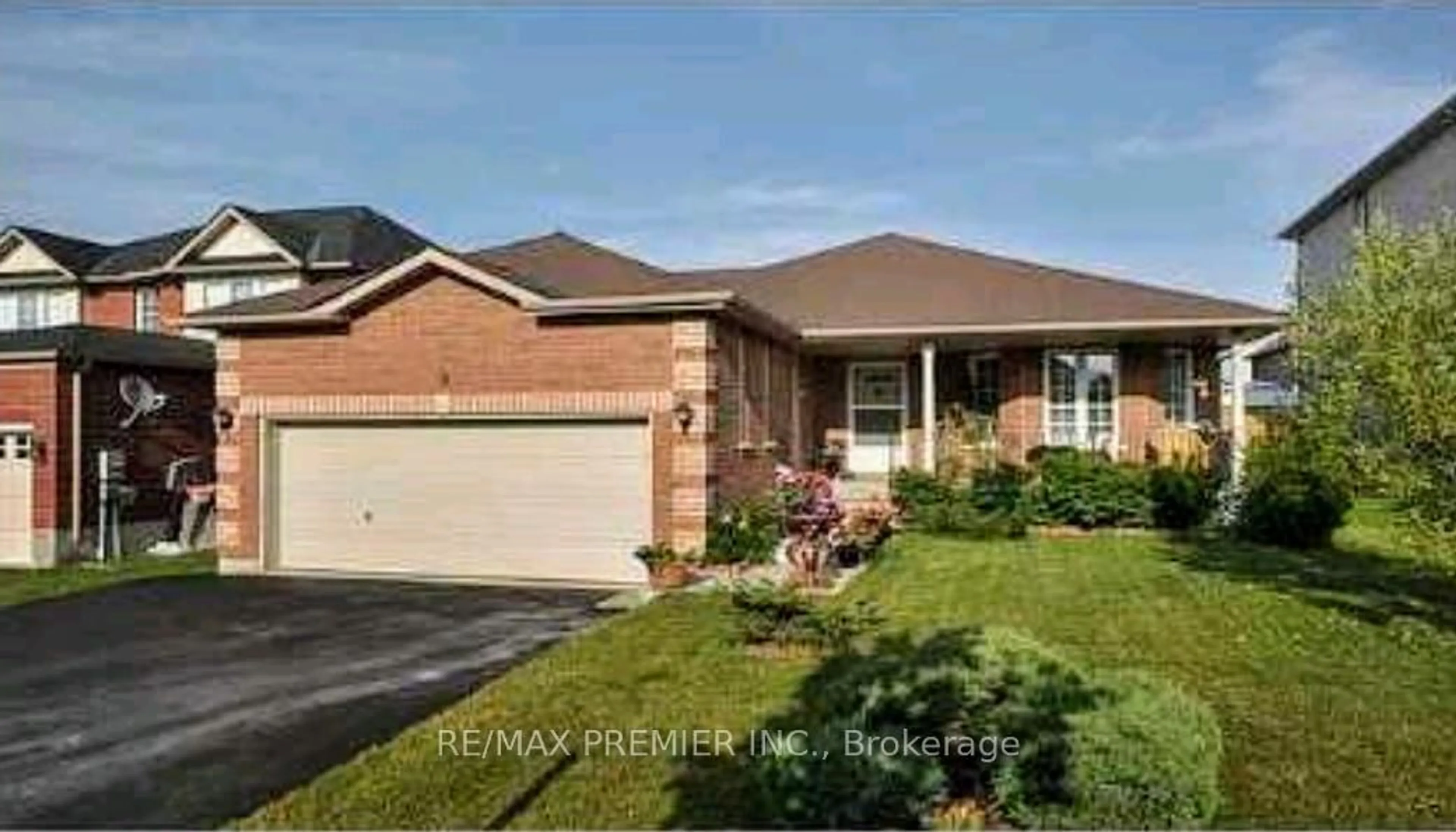 Home with brick exterior material, street for 9 Brighton Rd, Barrie Ontario L4M 6S5