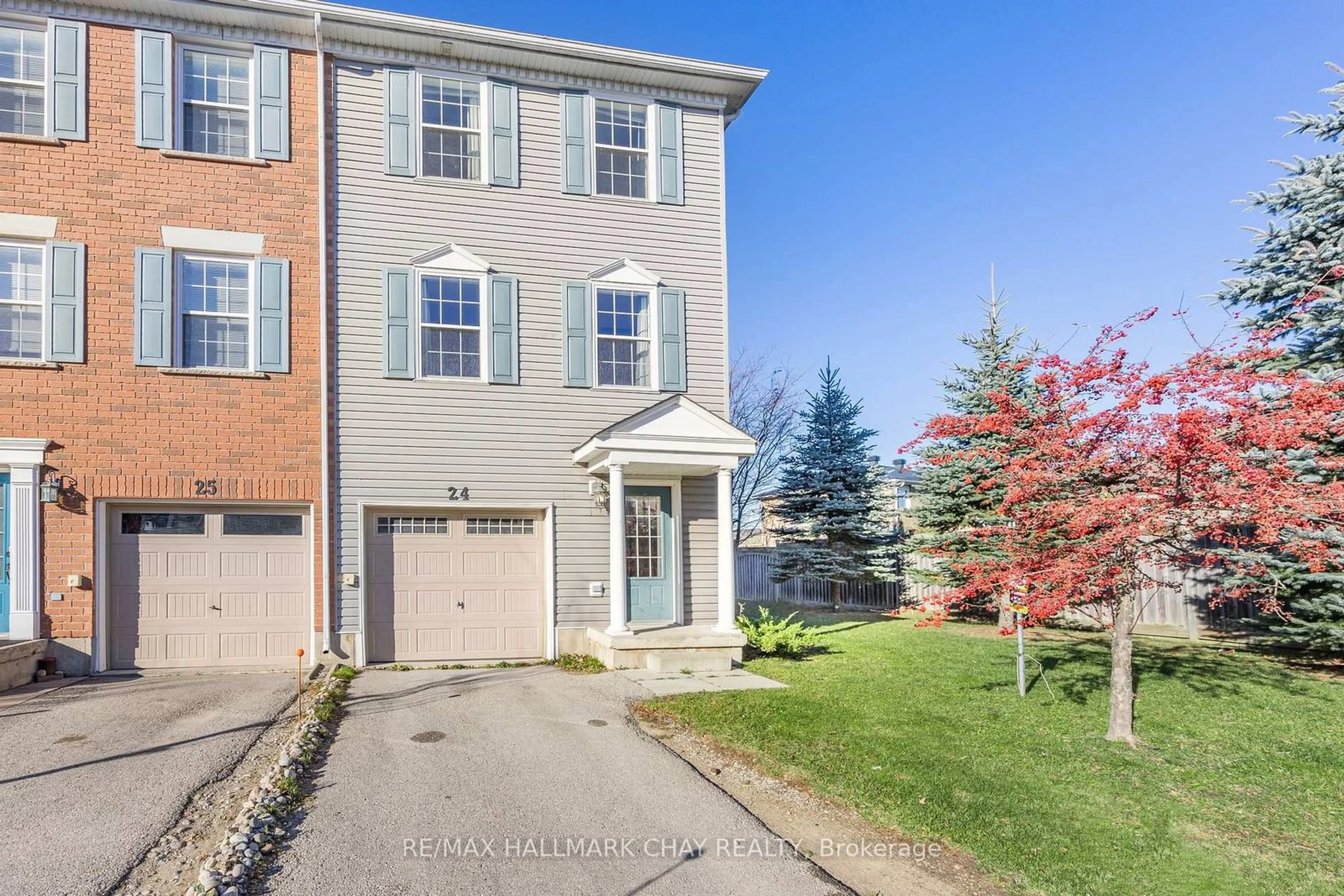 A pic from outside/outdoor area/front of a property/back of a property/a pic from drone, street for 91 COUGHLIN Rd #24, Barrie Ontario L4N 0L6