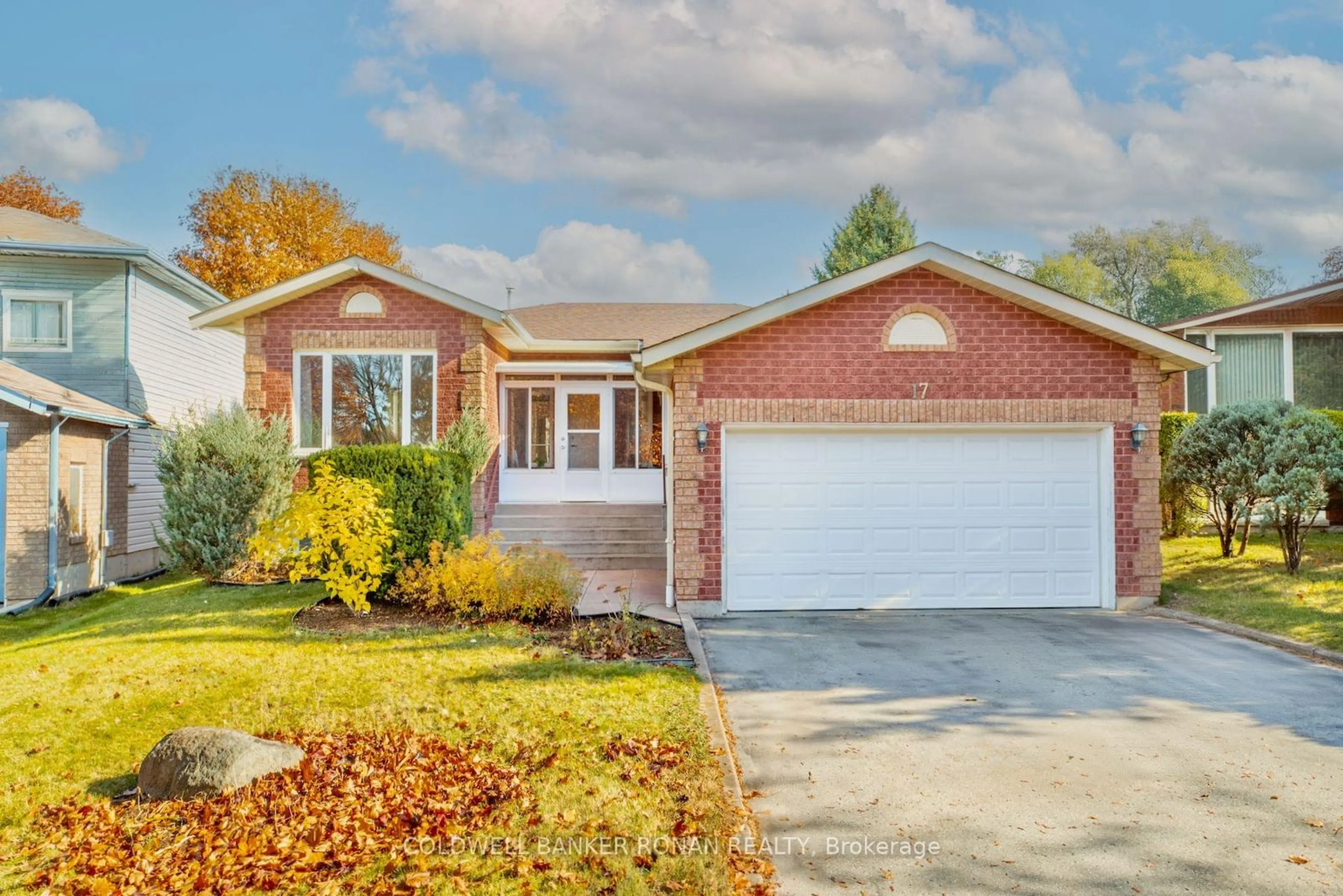 Home with brick exterior material, street for 17 Mayfair Dr, Barrie Ontario L4N 6Y7