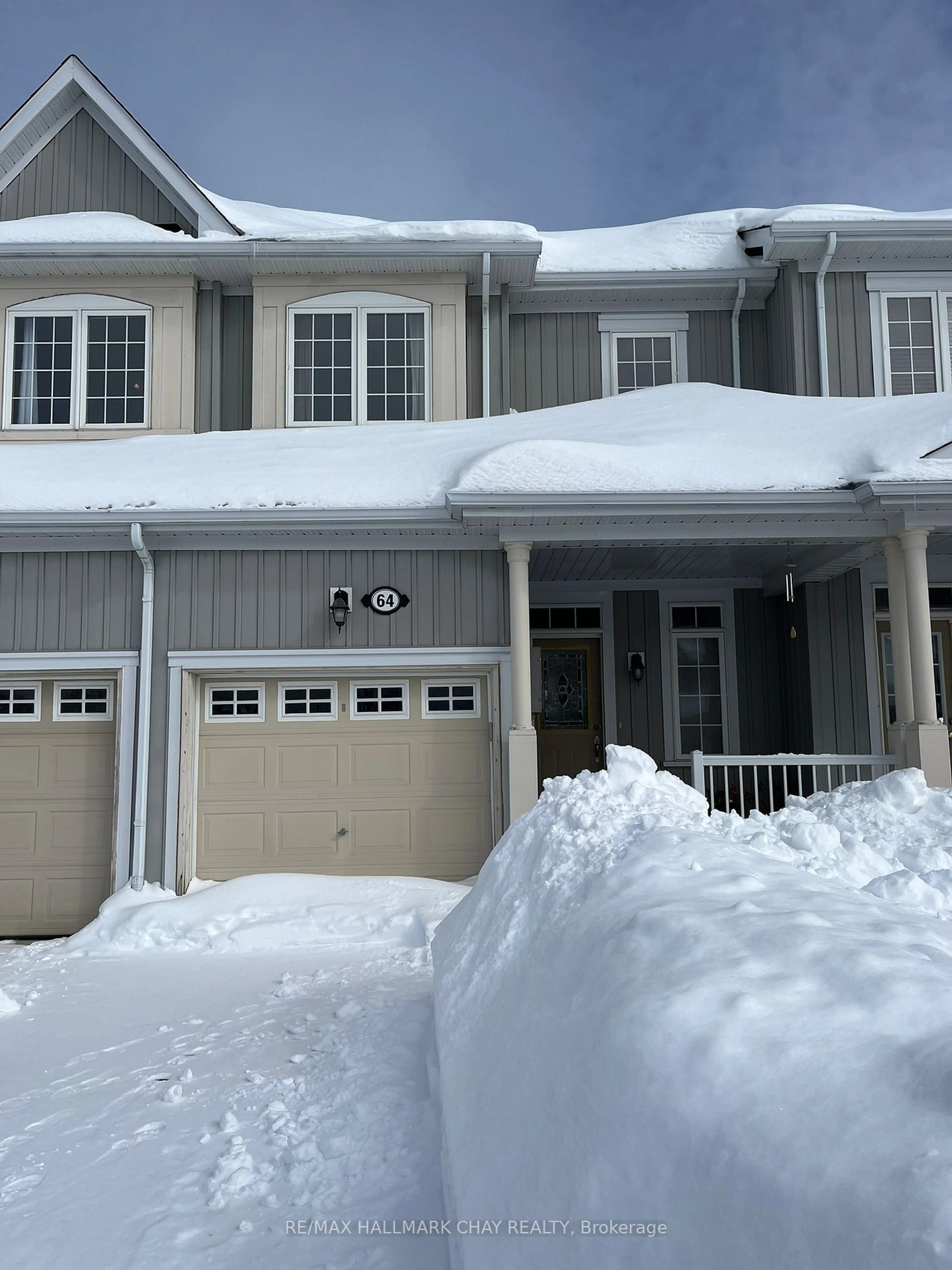 Home with vinyl exterior material, street for 64 Pearcey Cres, Barrie Ontario L4N 6R7