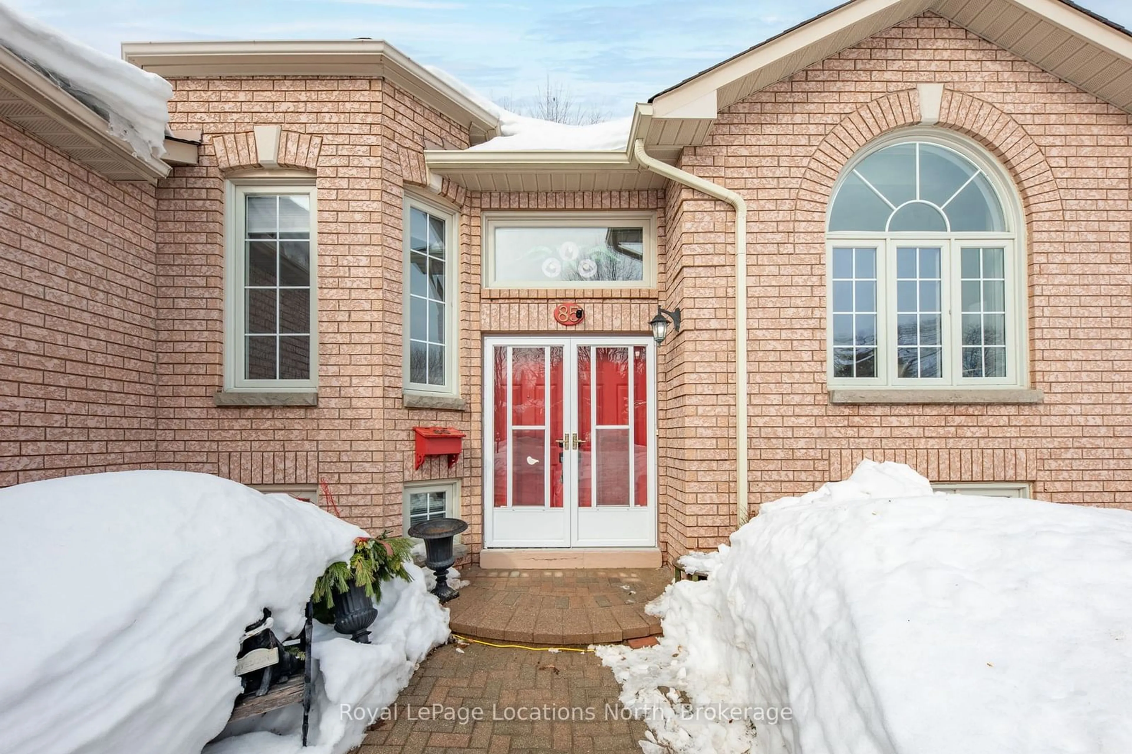 Home with brick exterior material, street for 85 Silver Birch Ave, Wasaga Beach Ontario L9Z 1N8