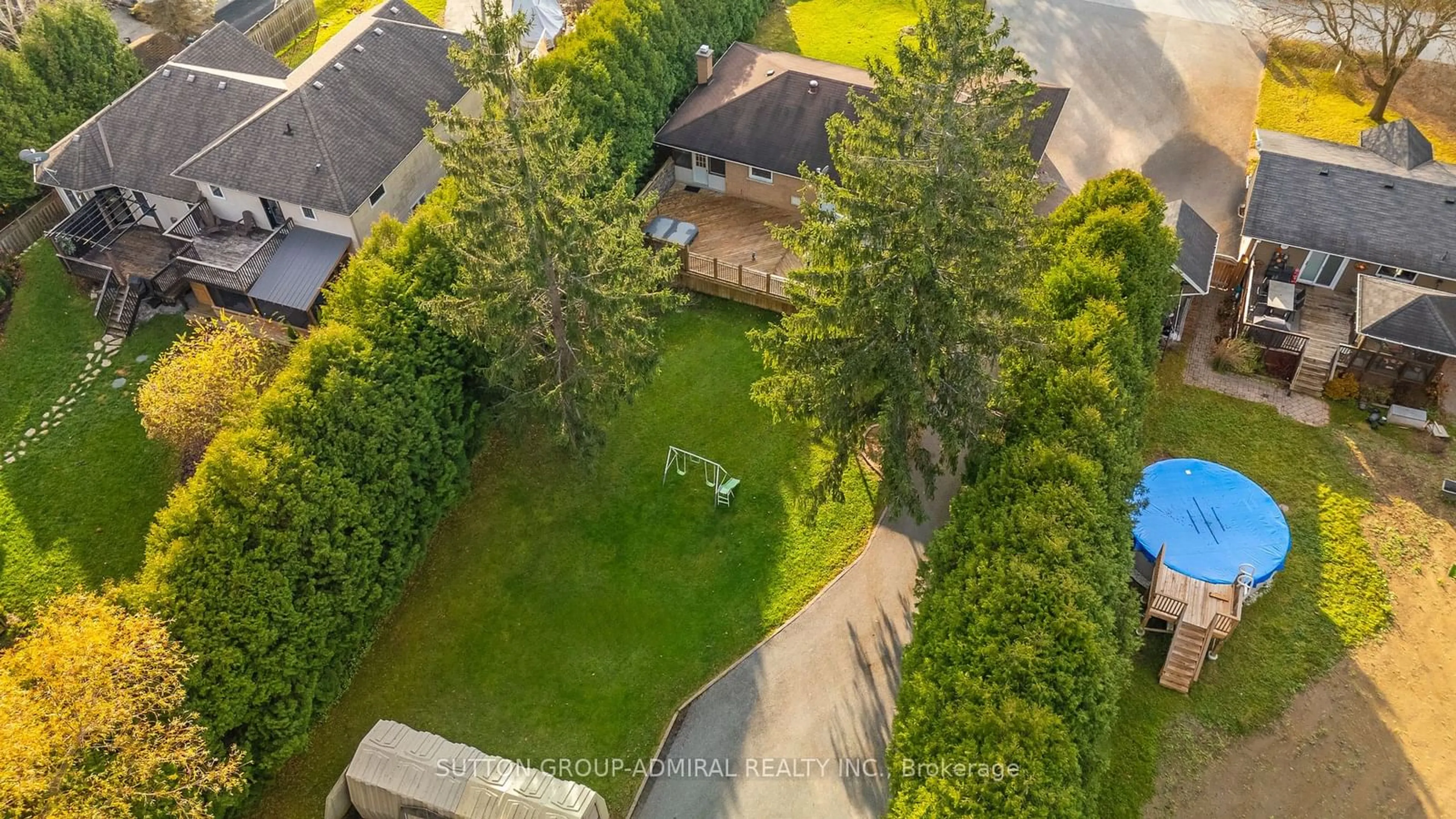 A pic from outside/outdoor area/front of a property/back of a property/a pic from drone, unknown for 7 Lamers Rd, Clearview Ontario L0M 1N0