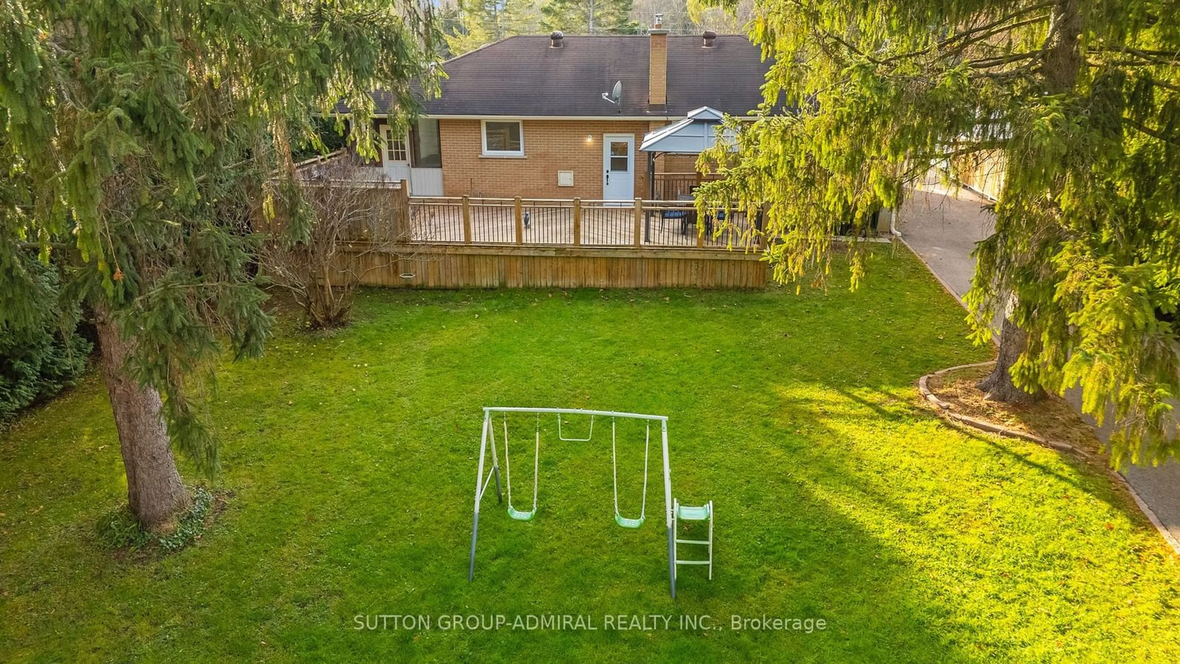 A pic from outside/outdoor area/front of a property/back of a property/a pic from drone, unknown for 7 Lamers Rd, Clearview Ontario L0M 1N0