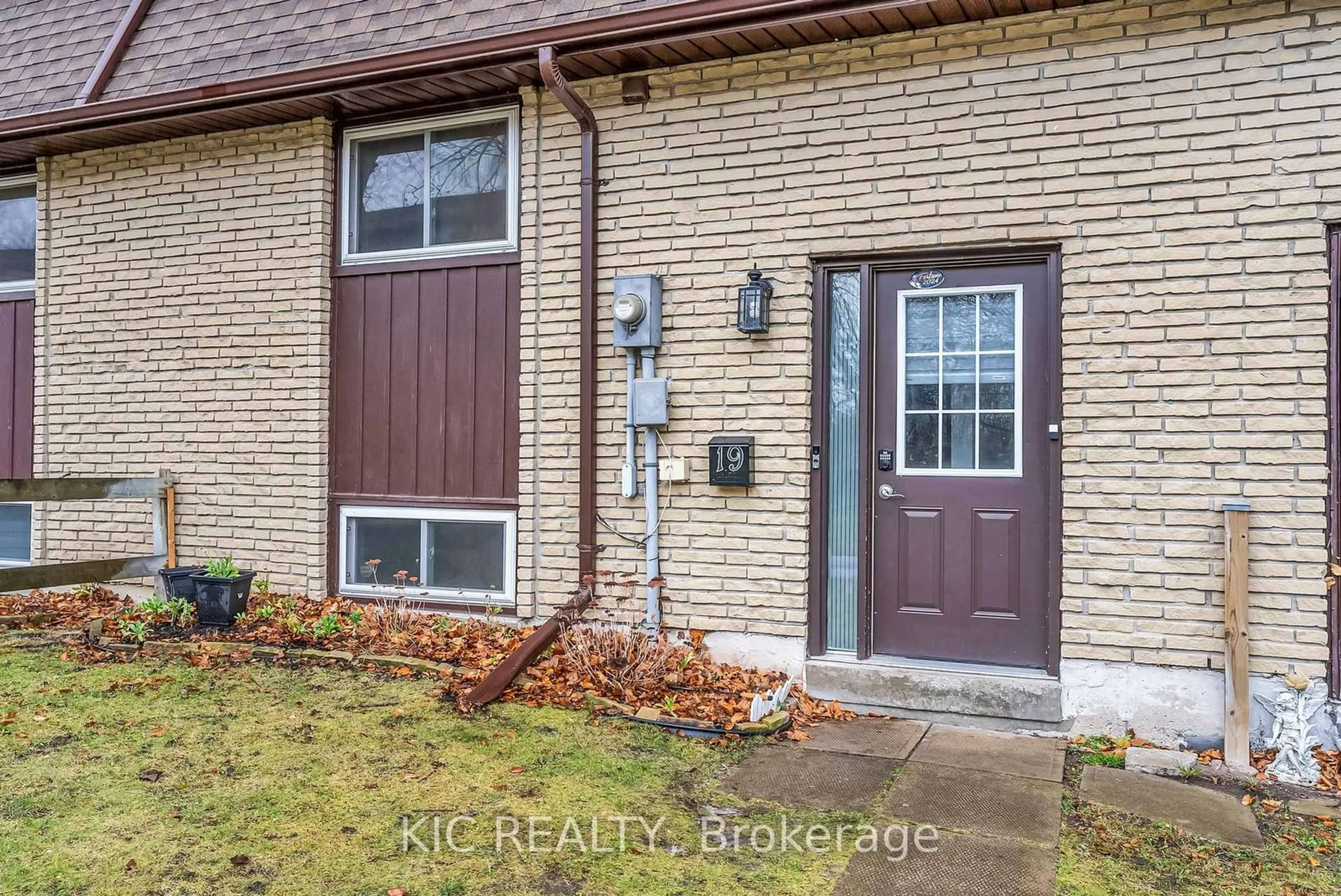 Unknown for 233 Innisfil St #19, Barrie Ontario L4N 3E9