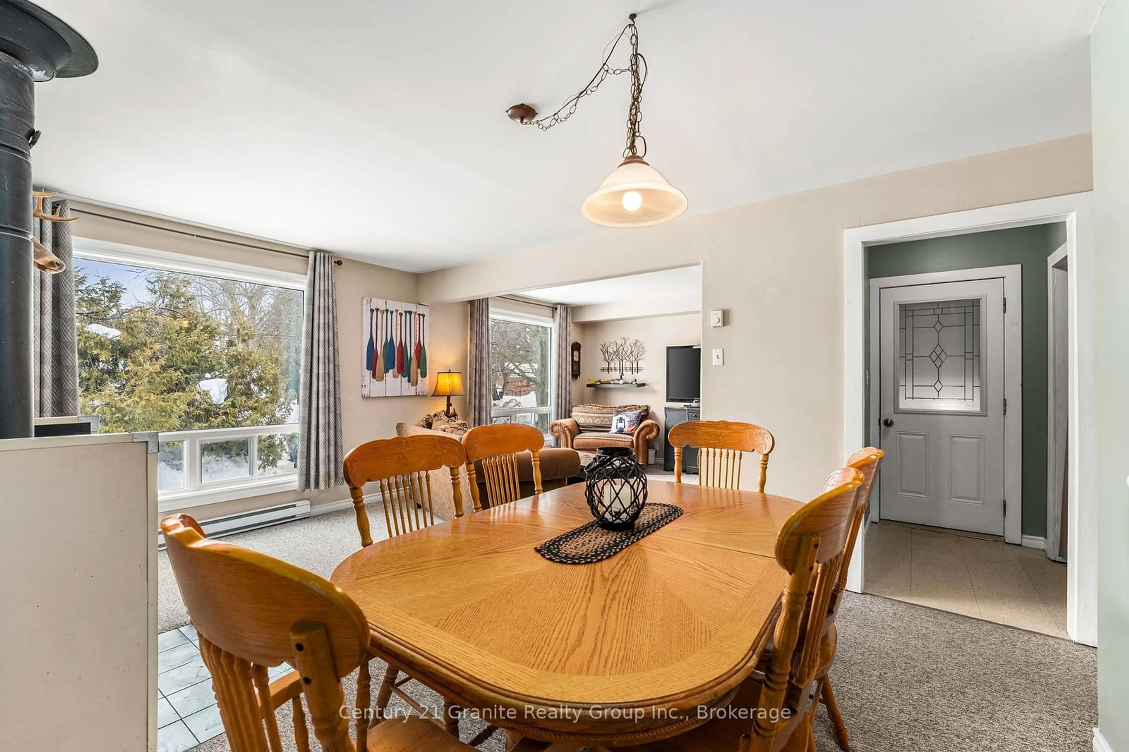 Dining room, wood/laminate floor for 23 Calverley St, Orillia Ontario L3V 3T3