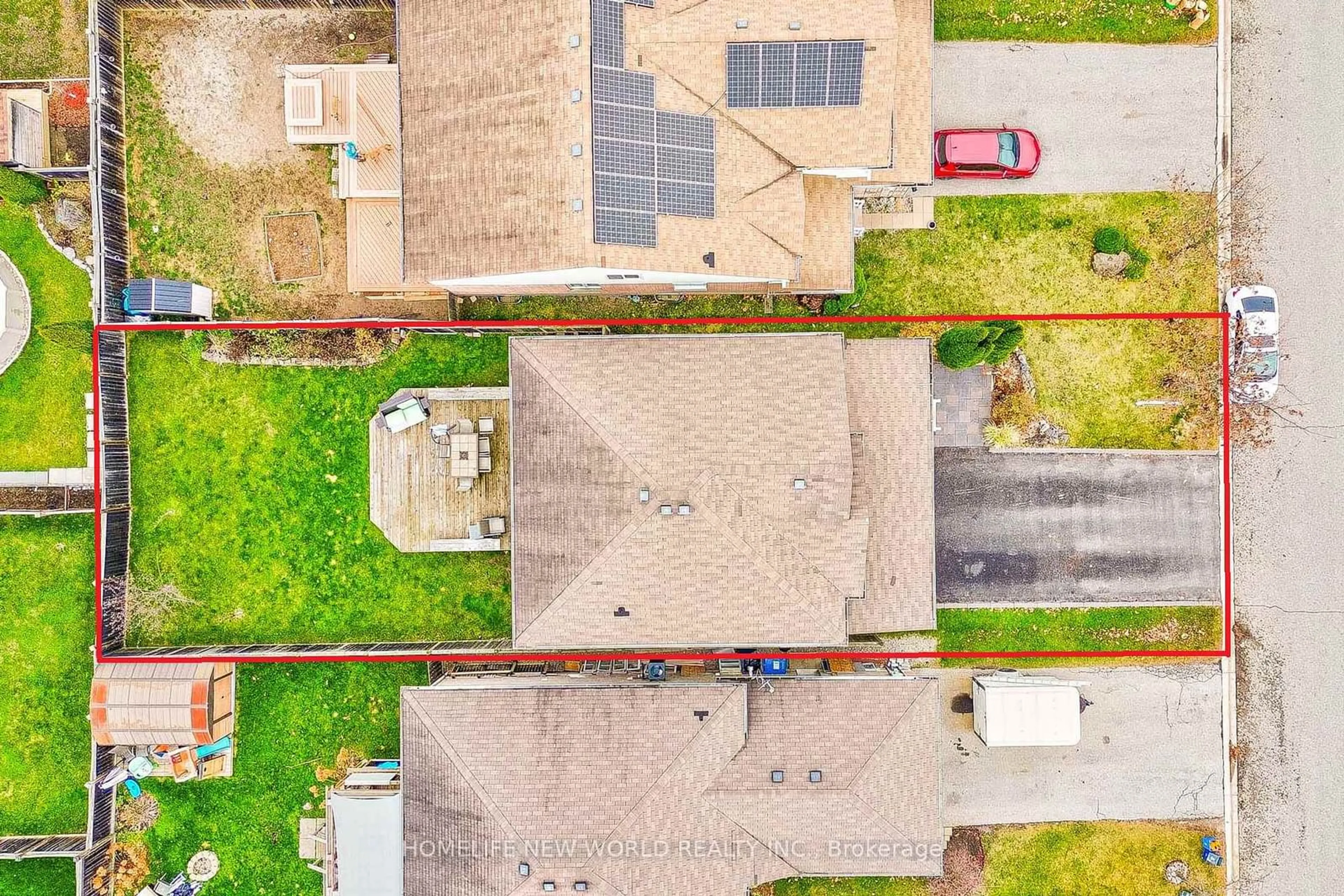 A pic from outside/outdoor area/front of a property/back of a property/a pic from drone, building for 58 Sovereigns Gate, Barrie Ontario L4N 0Y9