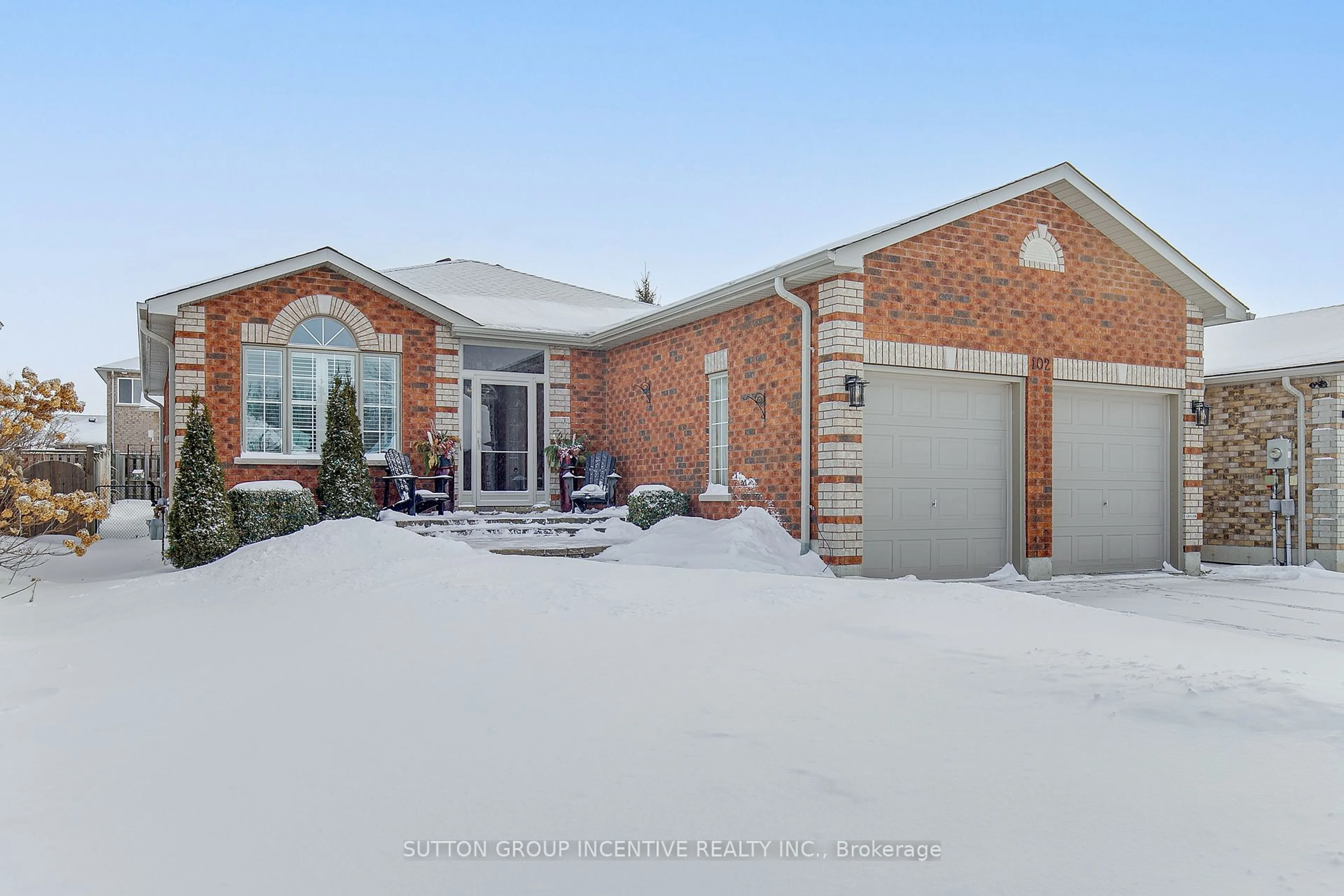 Home with brick exterior material, street for 102 Seline Cres, Barrie Ontario L4N 5V7