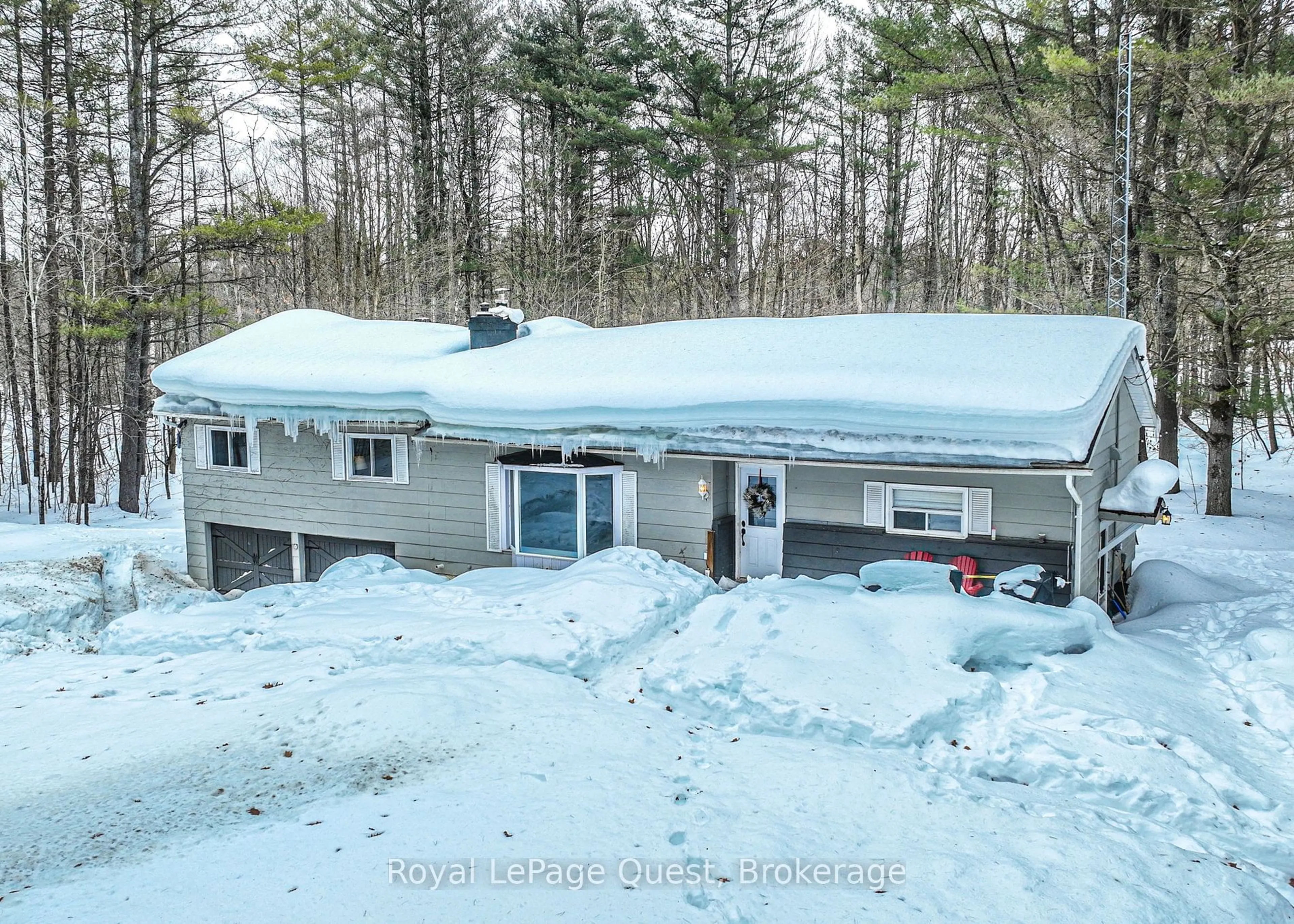 A pic from outside/outdoor area/front of a property/back of a property/a pic from drone, street for 1979 Peninsula Pt Rd, Severn Ontario P0E 1N0