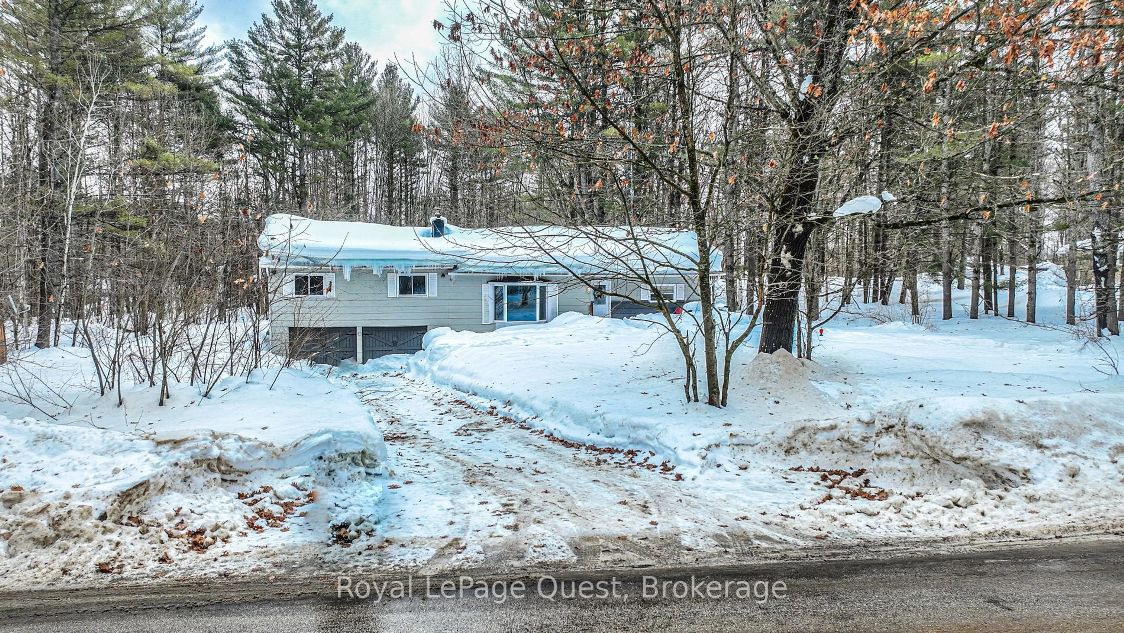 A pic from outside/outdoor area/front of a property/back of a property/a pic from drone, street for 1979 Peninsula Pt Rd, Severn Ontario P0E 1N0