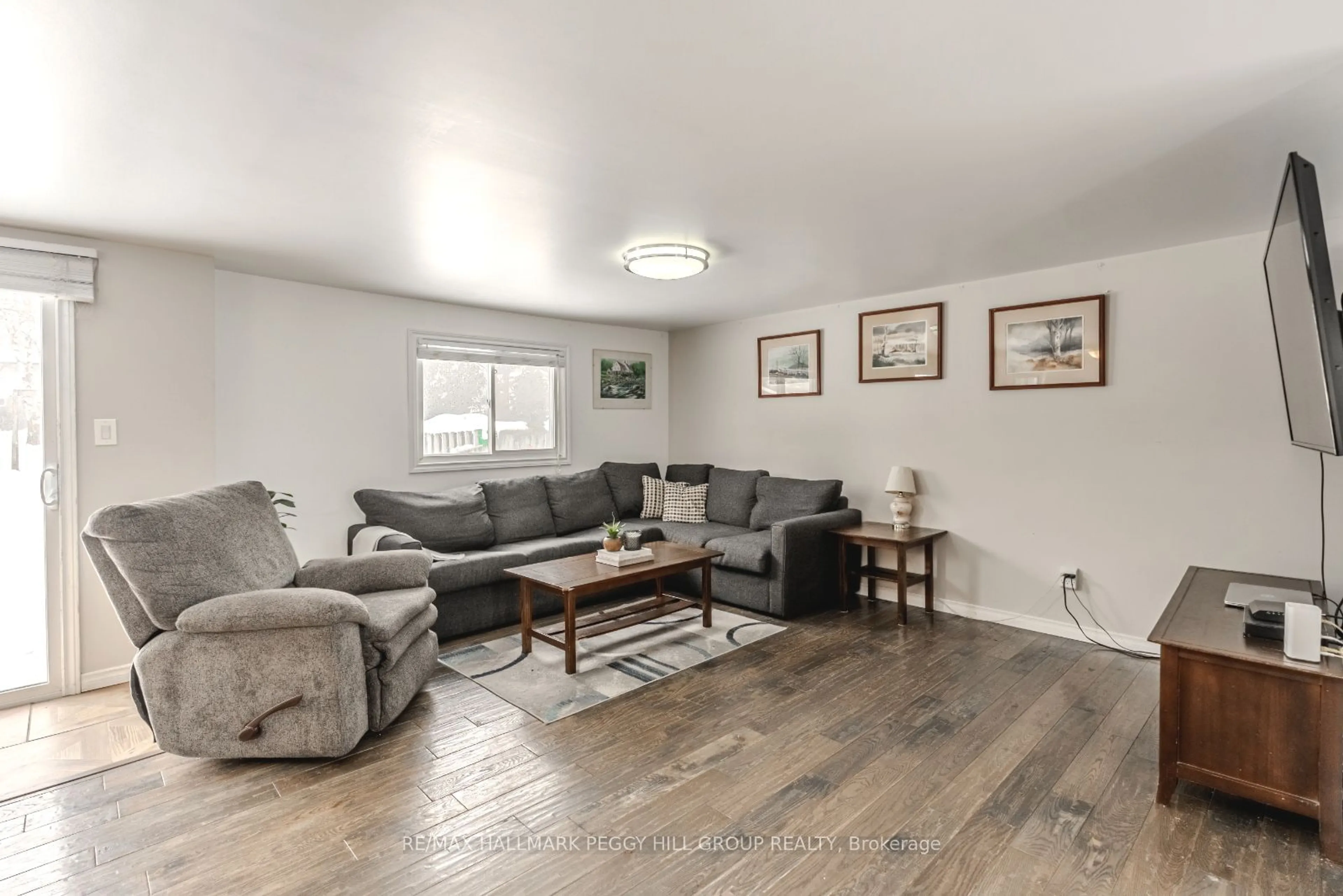 Living room with furniture, unknown for 46 Creighton St, Orillia Ontario L3V 1A8