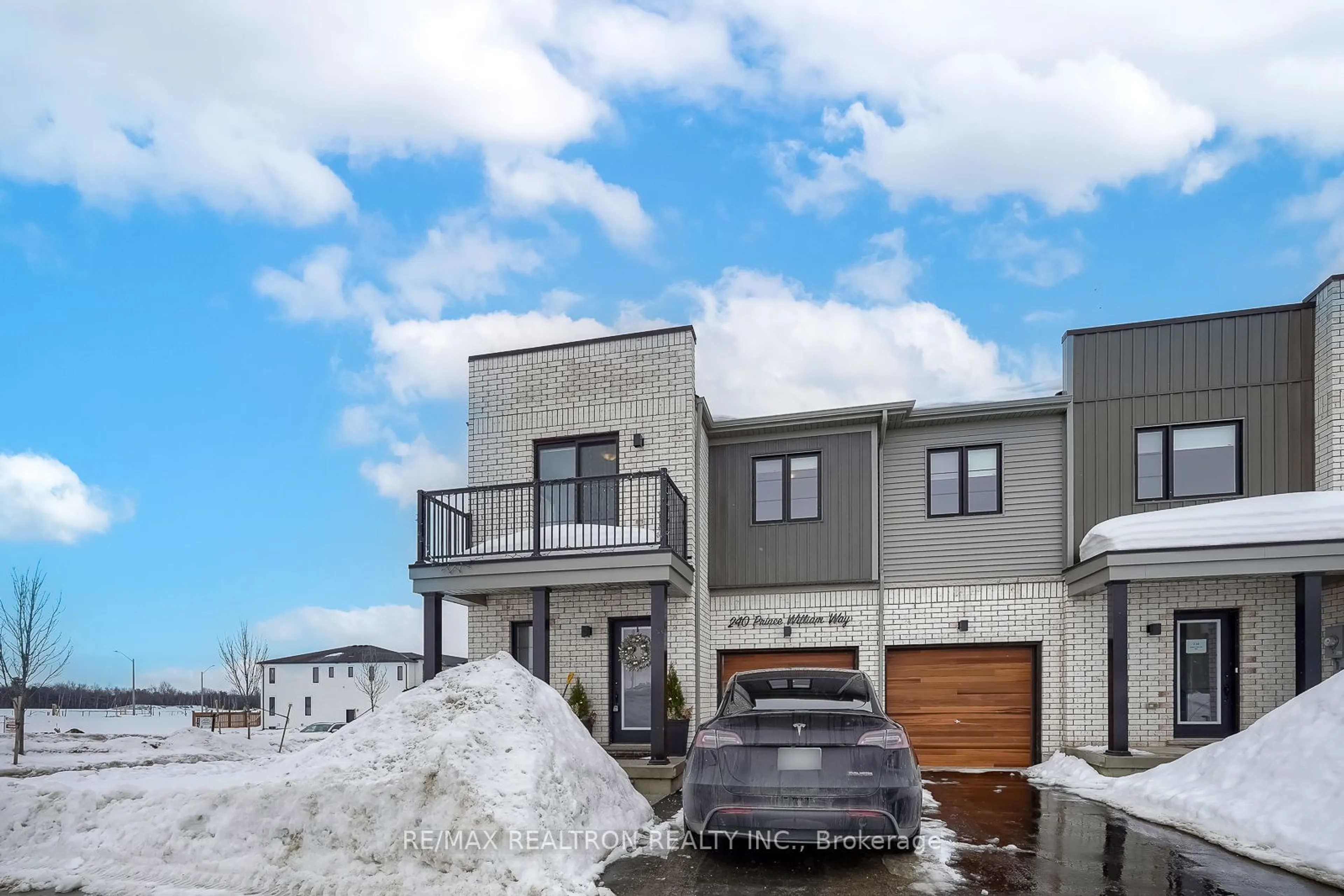 Home with brick exterior material, unknown for 240 Prince William Way, Barrie Ontario L9J 0V1