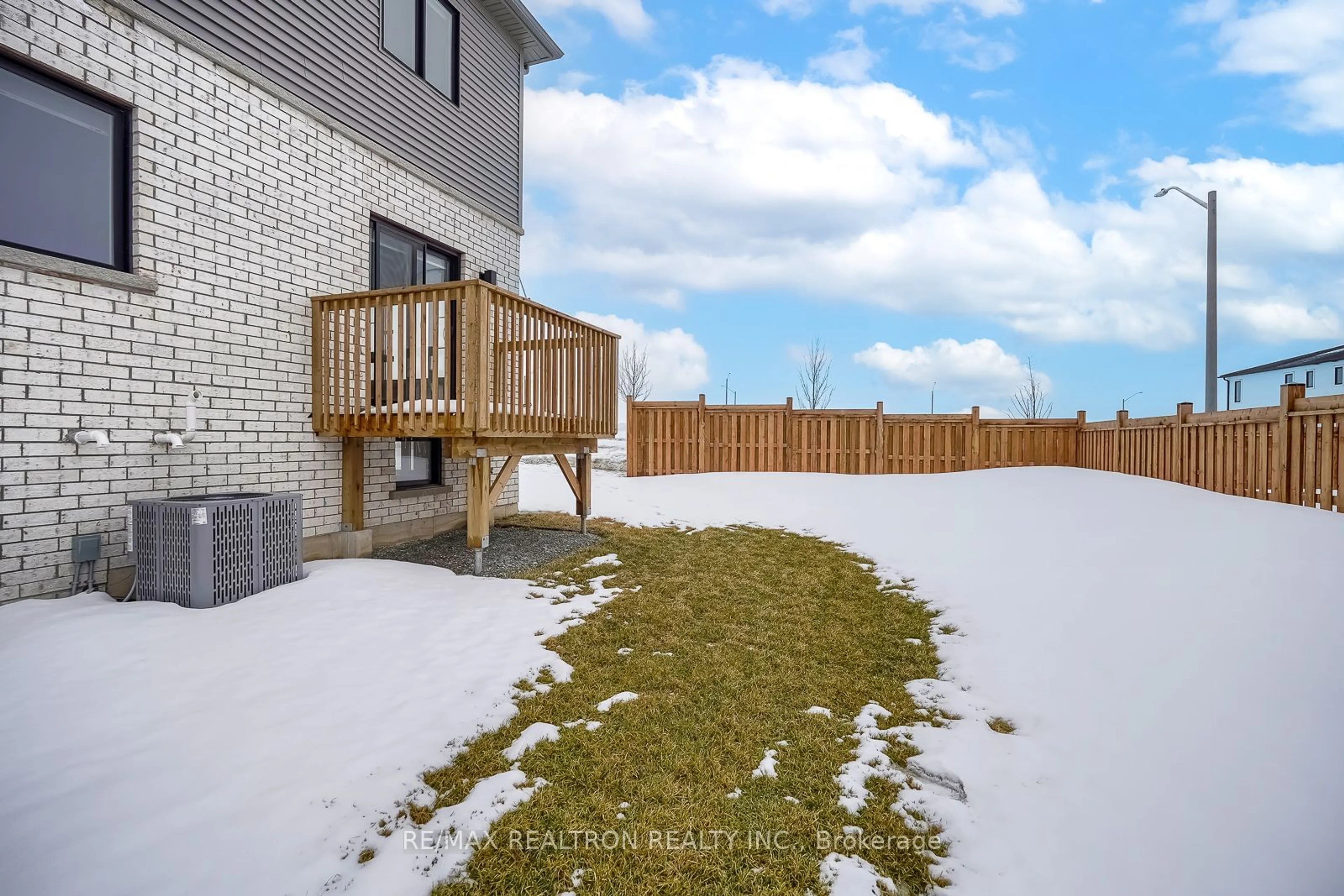 Patio, mountain view for 240 Prince William Way, Barrie Ontario L9J 0V1