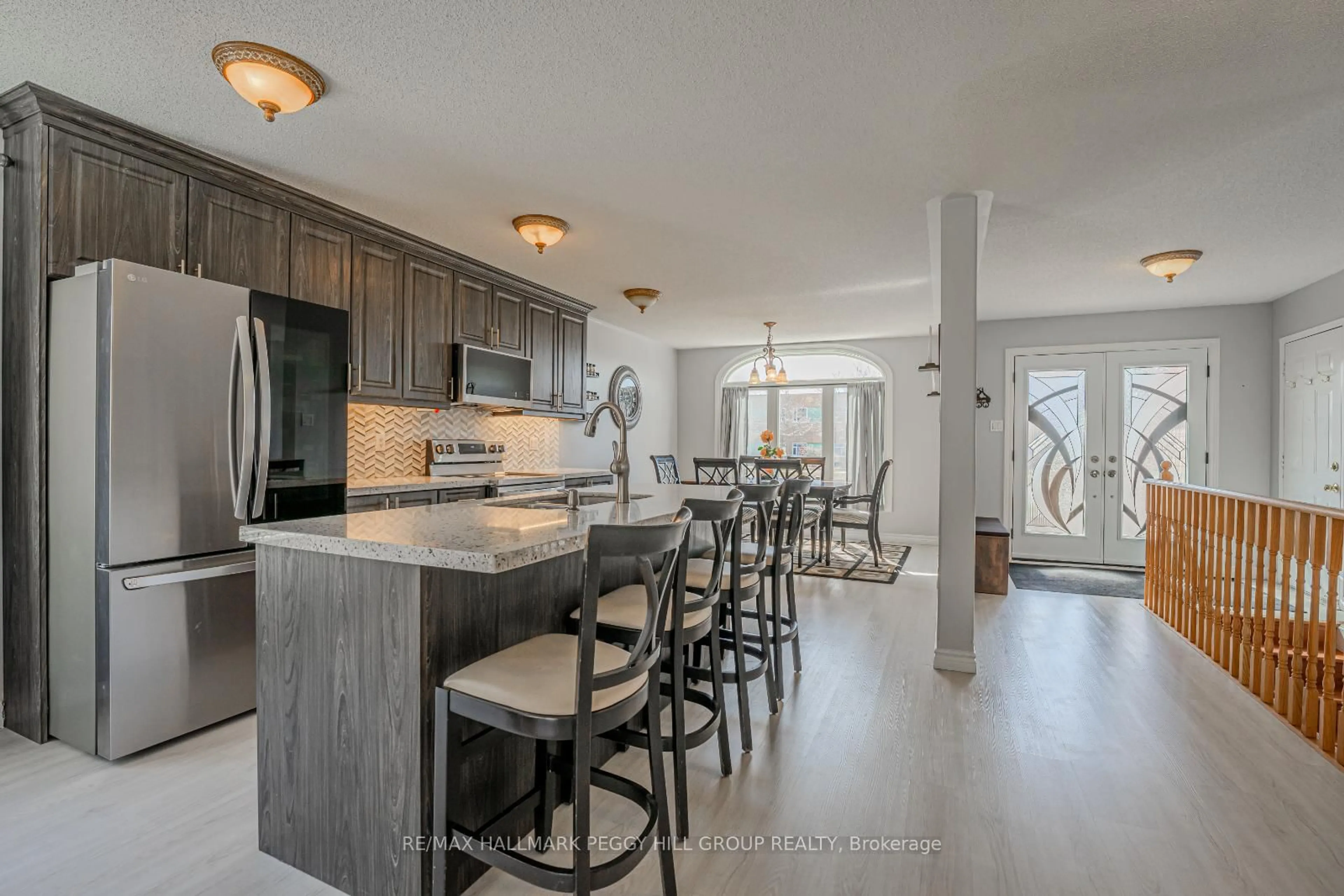 Open concept kitchen, ceramic/tile floor for 156 Mapleton Ave, Barrie Ontario L4N 9N7