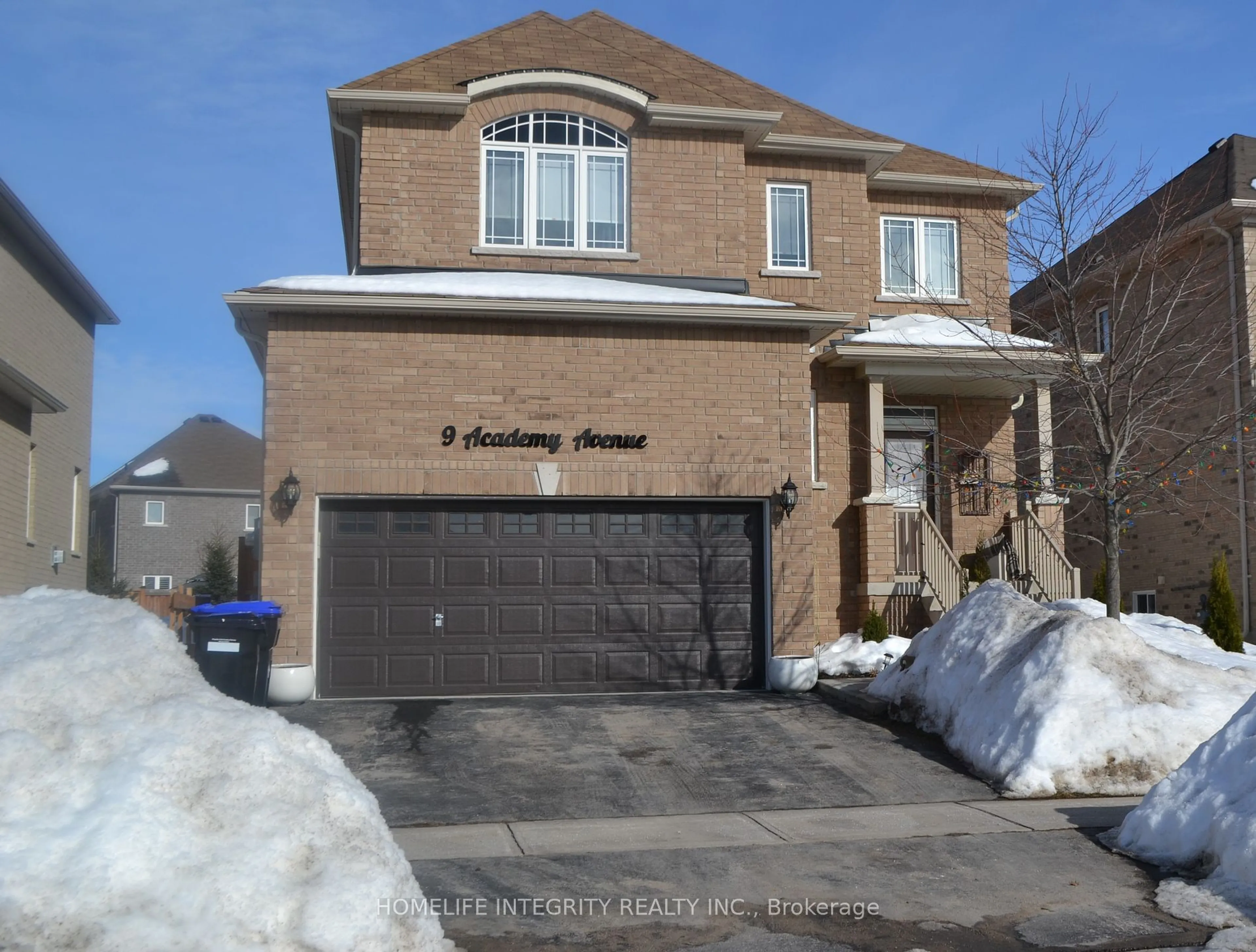 Home with brick exterior material, street for 9 Academy Ave, Wasaga Beach Ontario L9Z 1J4