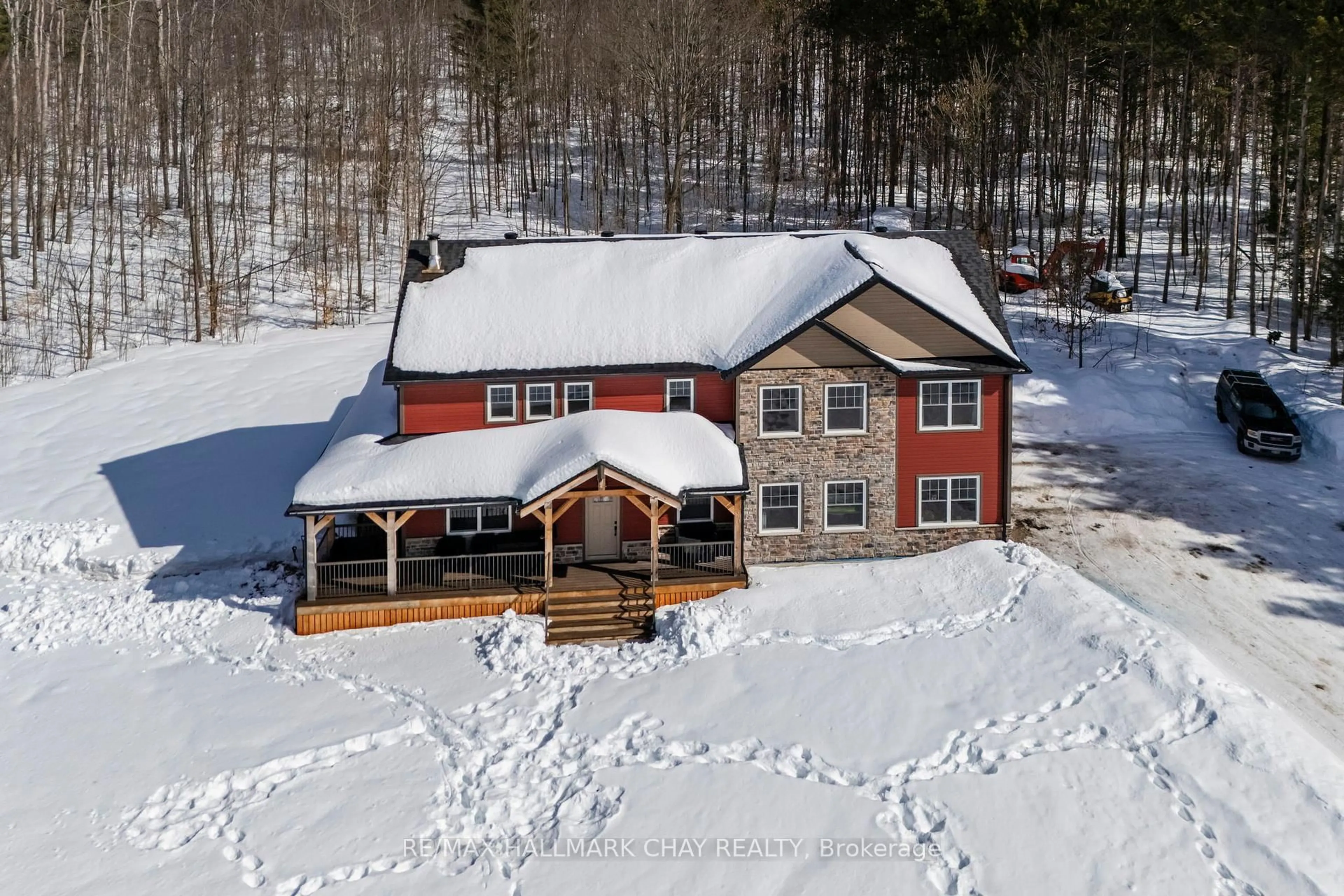 A pic from outside/outdoor area/front of a property/back of a property/a pic from drone, building for 2091 Dwyer Rd, Springwater Ontario L0L 1X7