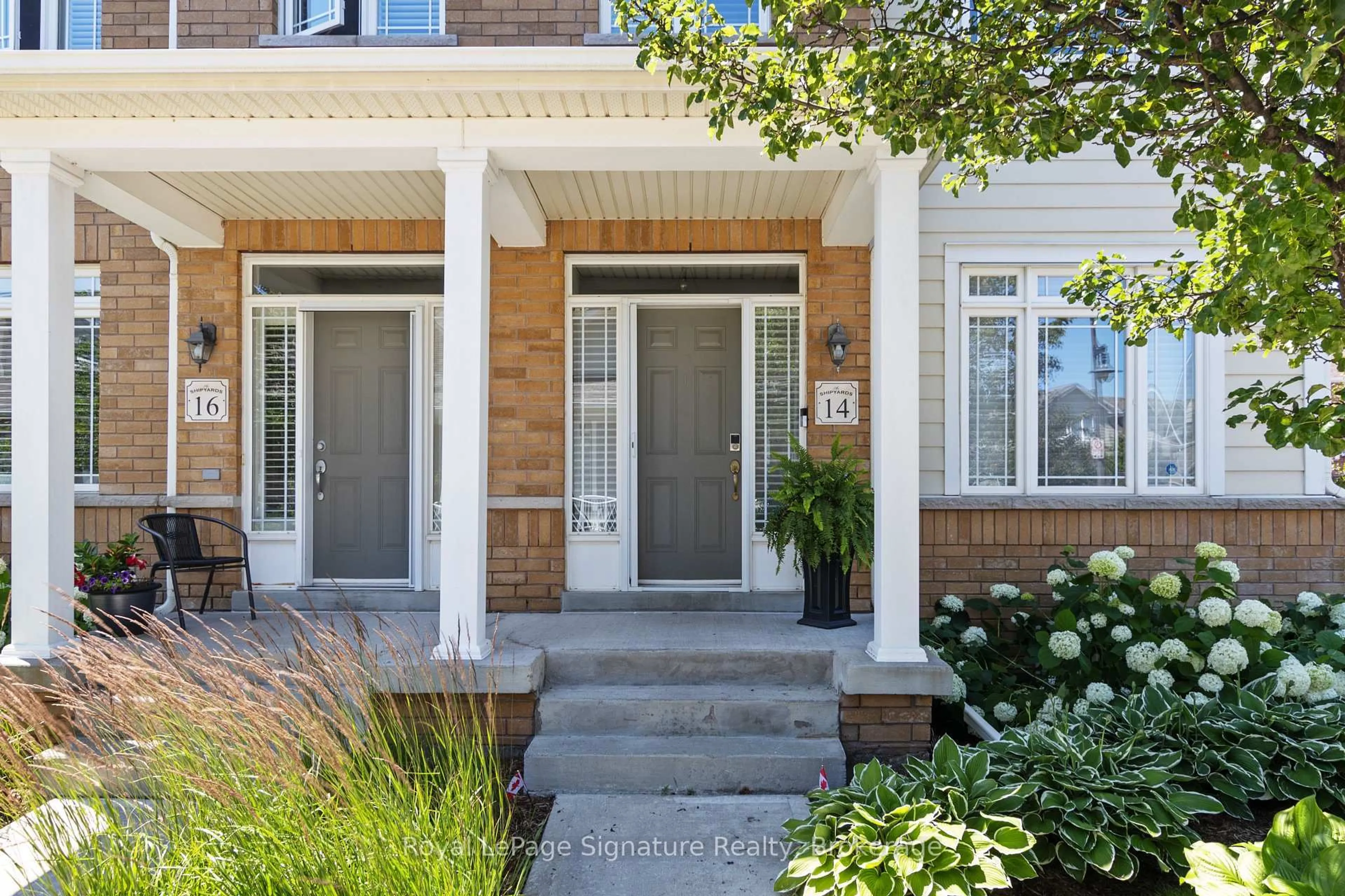 Home with brick exterior material, street for 14 Montclair Mews, Collingwood Ontario L9Y 0J7