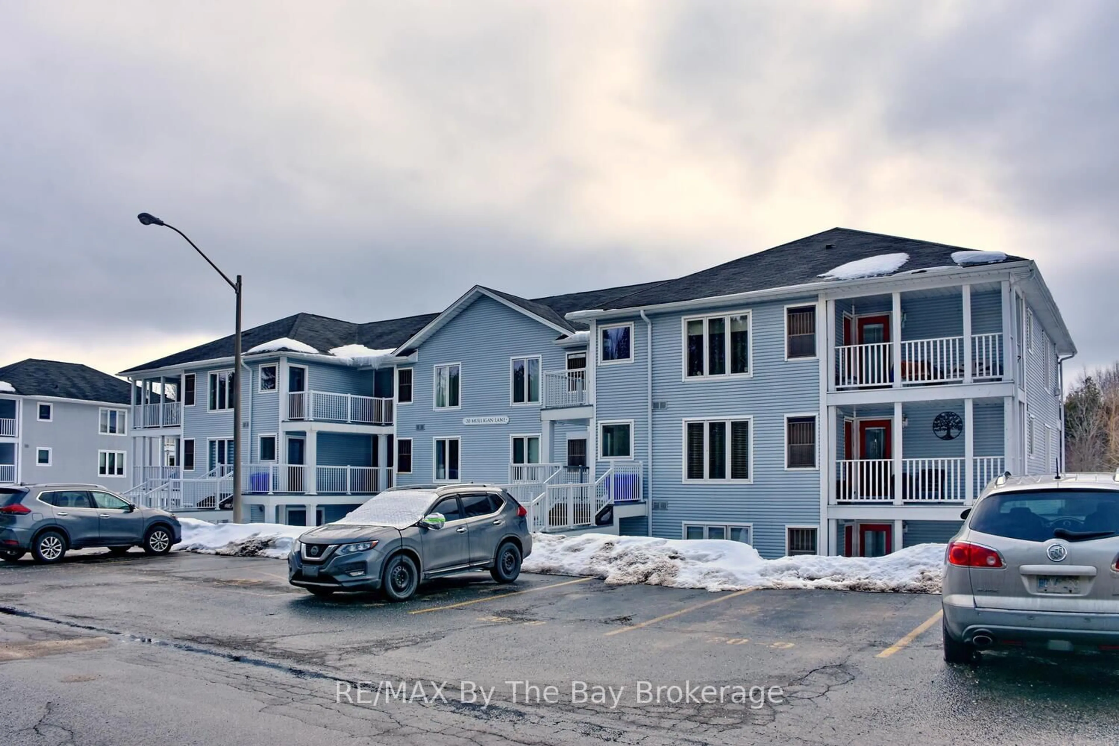 A pic from outside/outdoor area/front of a property/back of a property/a pic from drone, unknown for 20 MULLIGAN Lane #11, Wasaga Beach Ontario L9Z 1C4