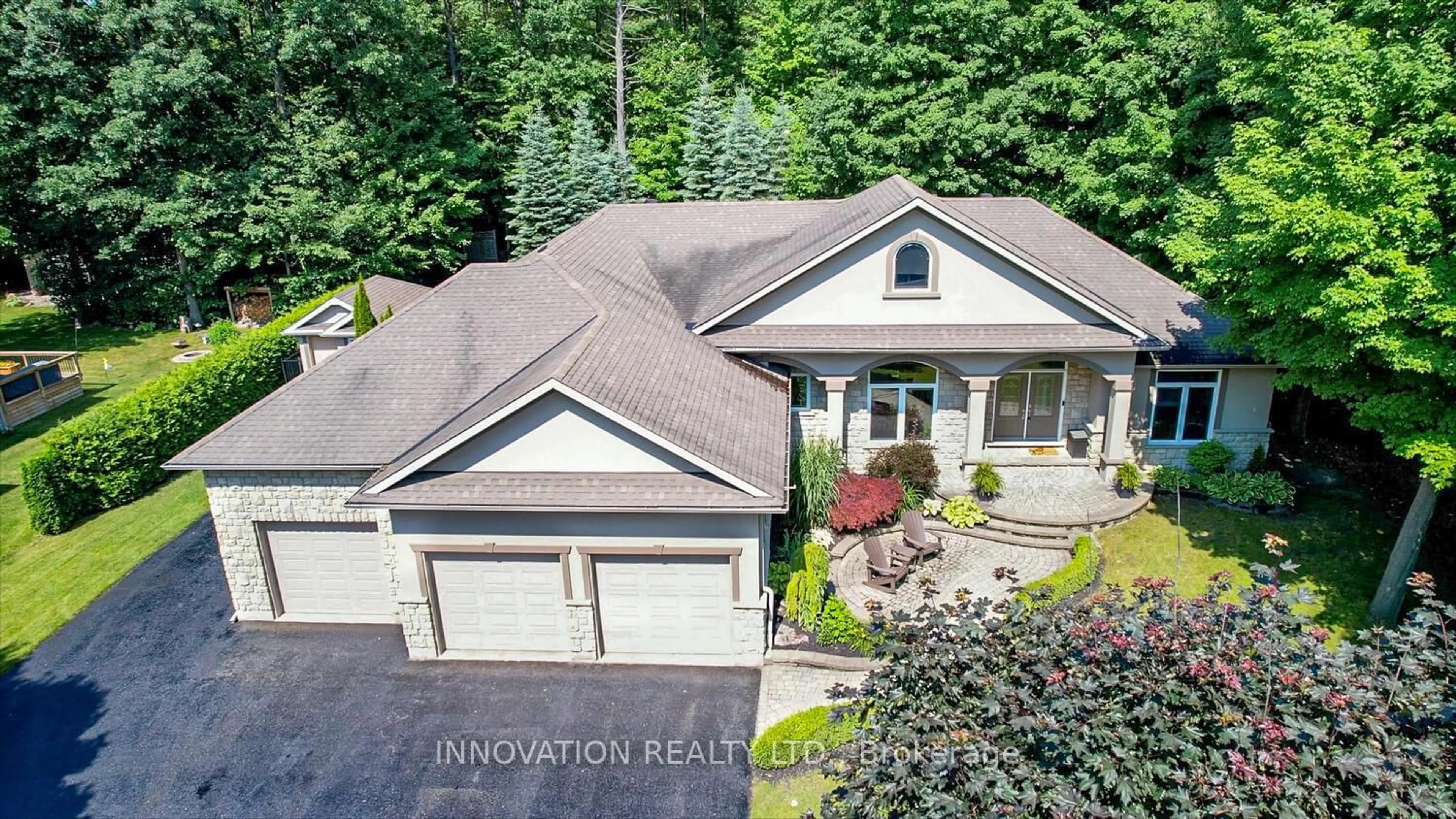 A pic from outside/outdoor area/front of a property/back of a property/a pic from drone, unknown for 28 LADDIE Lane, Springwater Ontario L9X 0C3