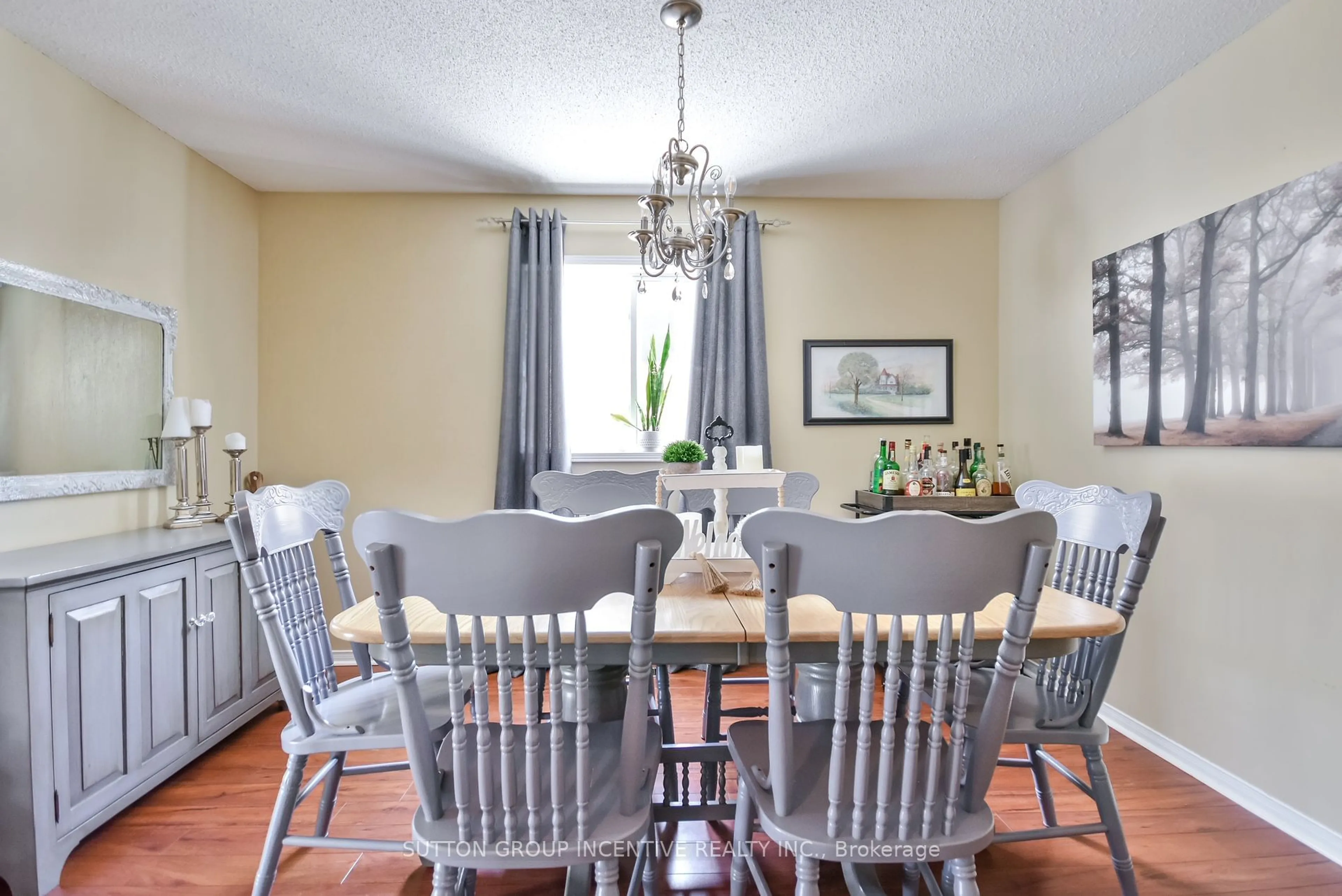 Dining room, unknown for 18 Wice Rd, Barrie Ontario L4N 8S4