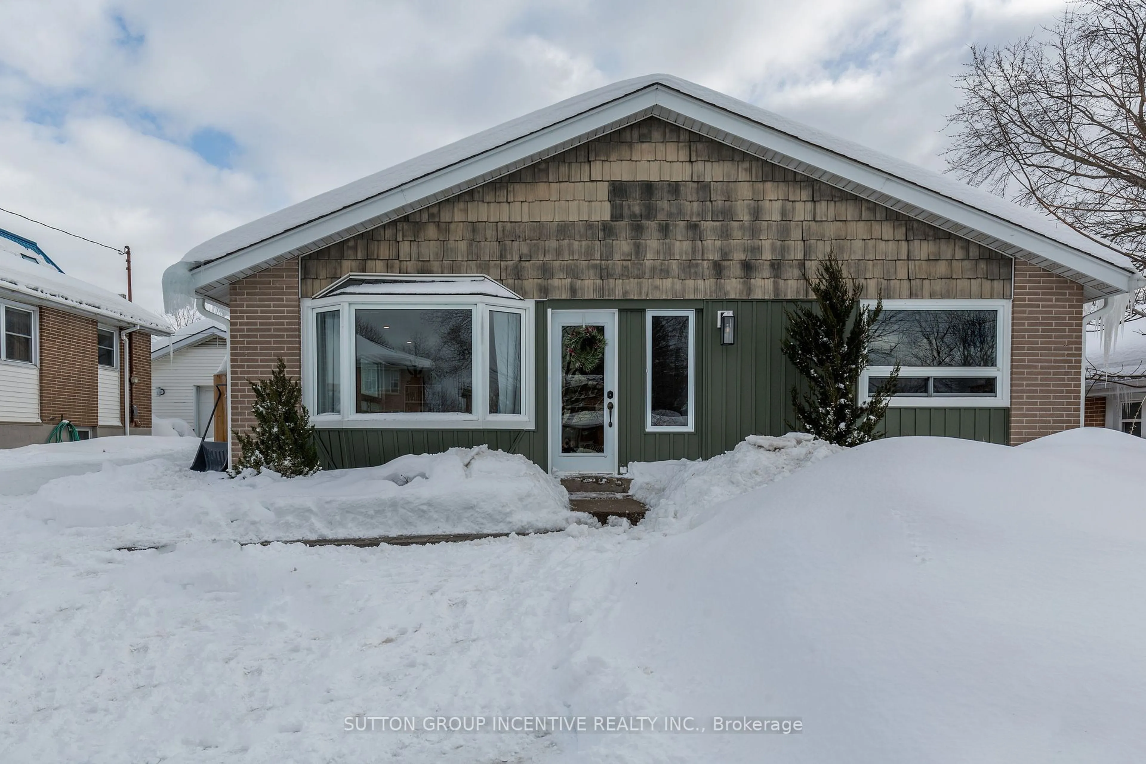 Unknown for 75 Queen St, Barrie Ontario L4M 1Z2