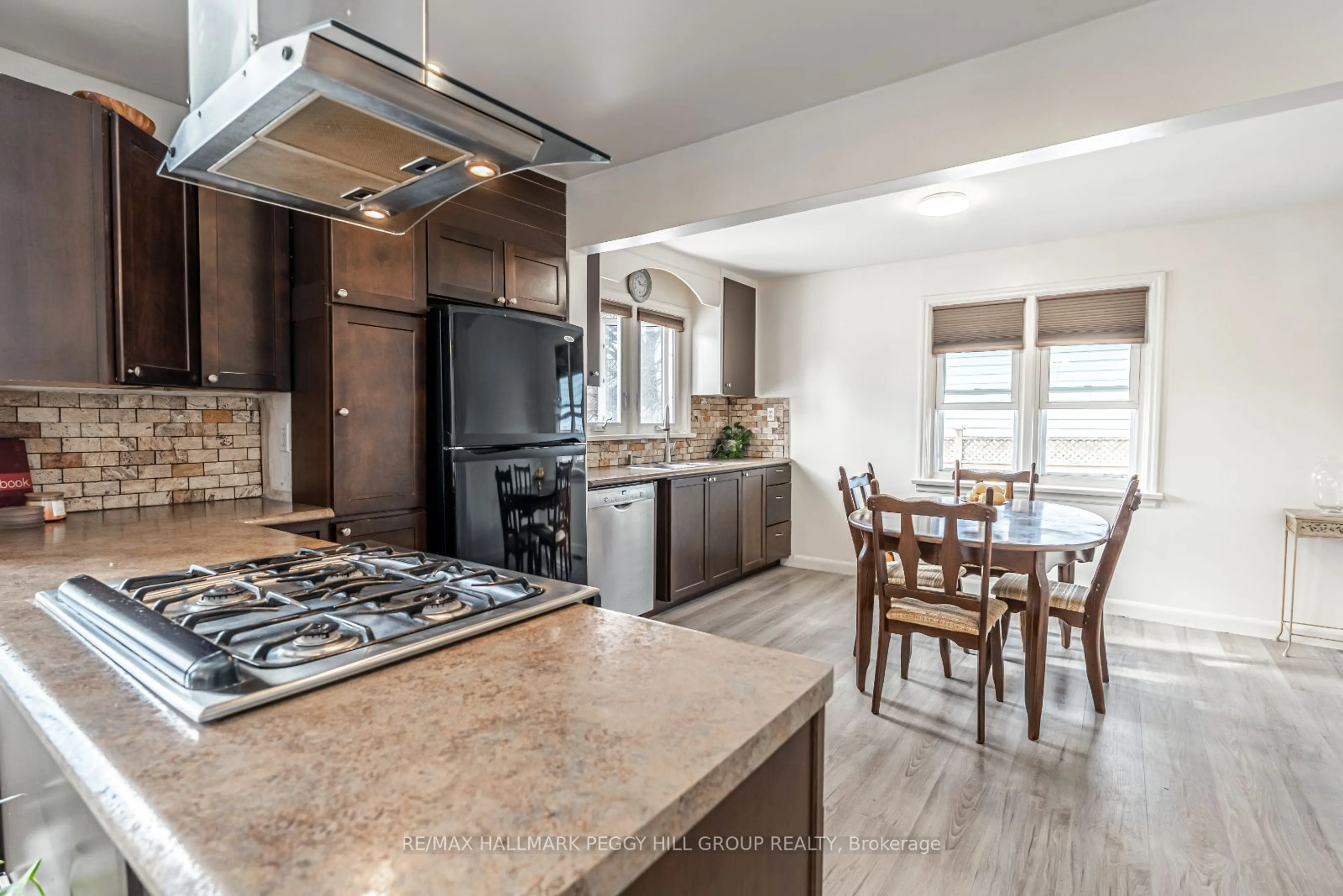 Open concept kitchen, ceramic/tile floor for 98 Donald St, Barrie Ontario L4N 1E3