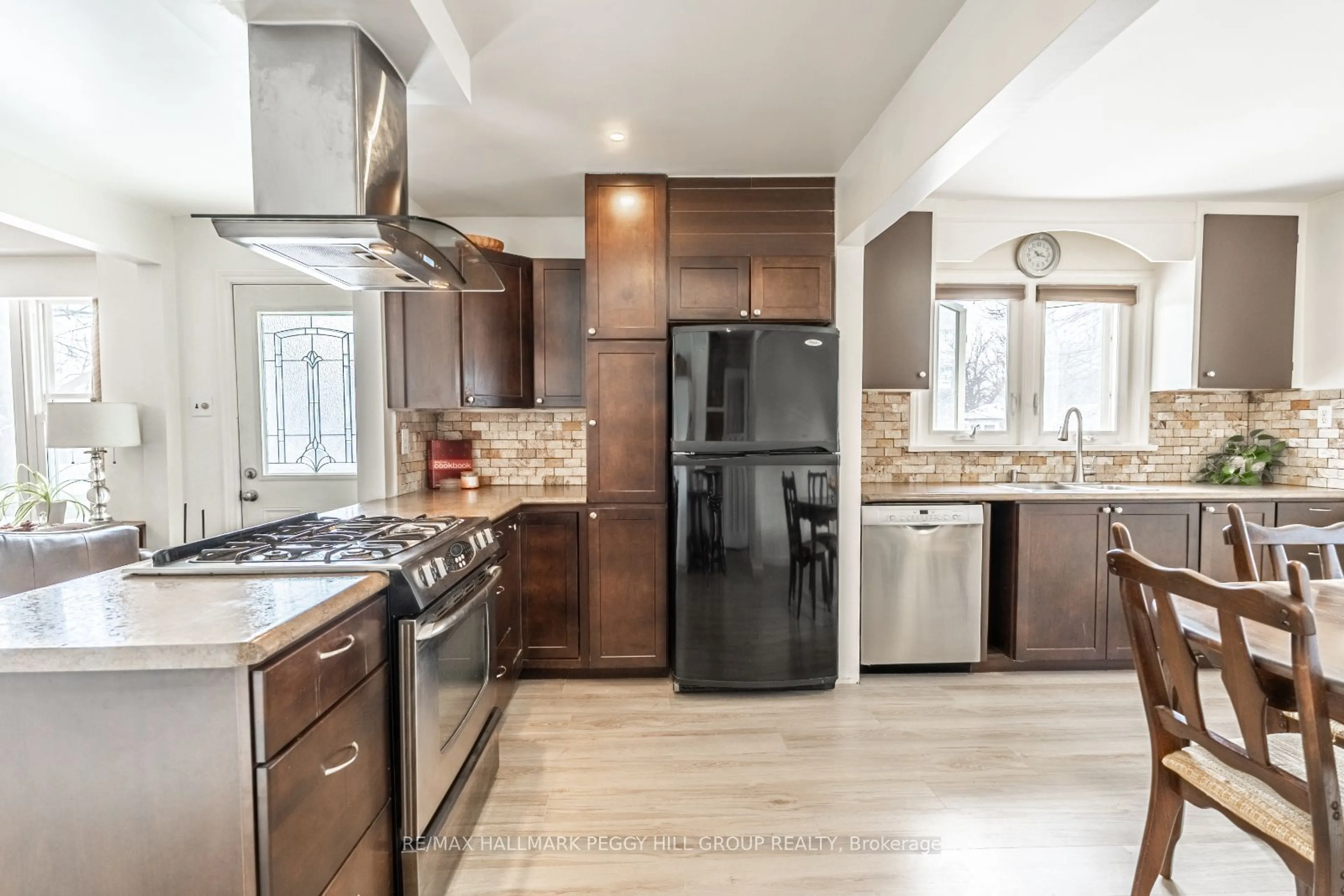 Contemporary kitchen, ceramic/tile floor for 98 Donald St, Barrie Ontario L4N 1E3