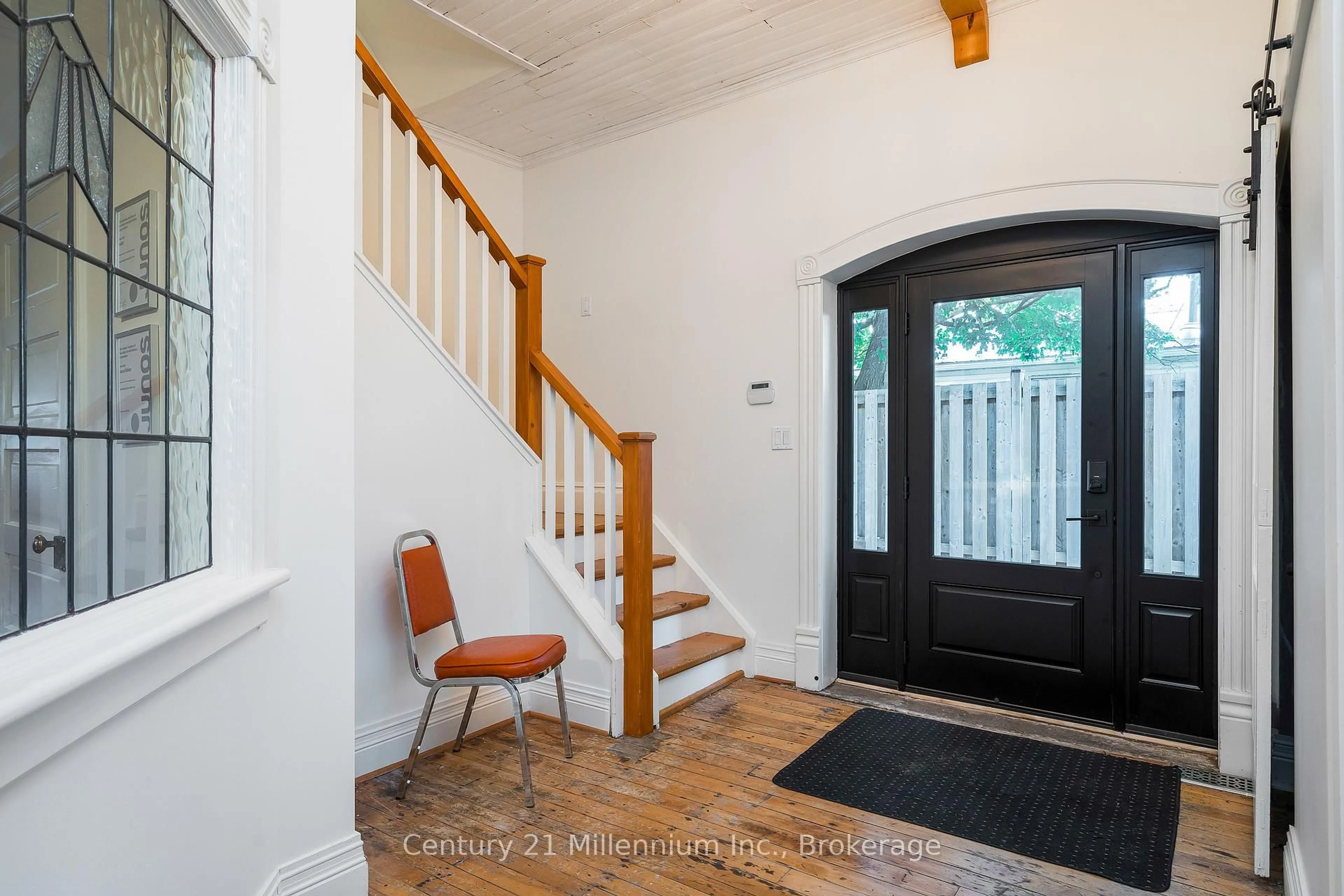 Indoor entryway for 794093 COUNTY ROAD 124, Clearview Ontario N0C 1M1