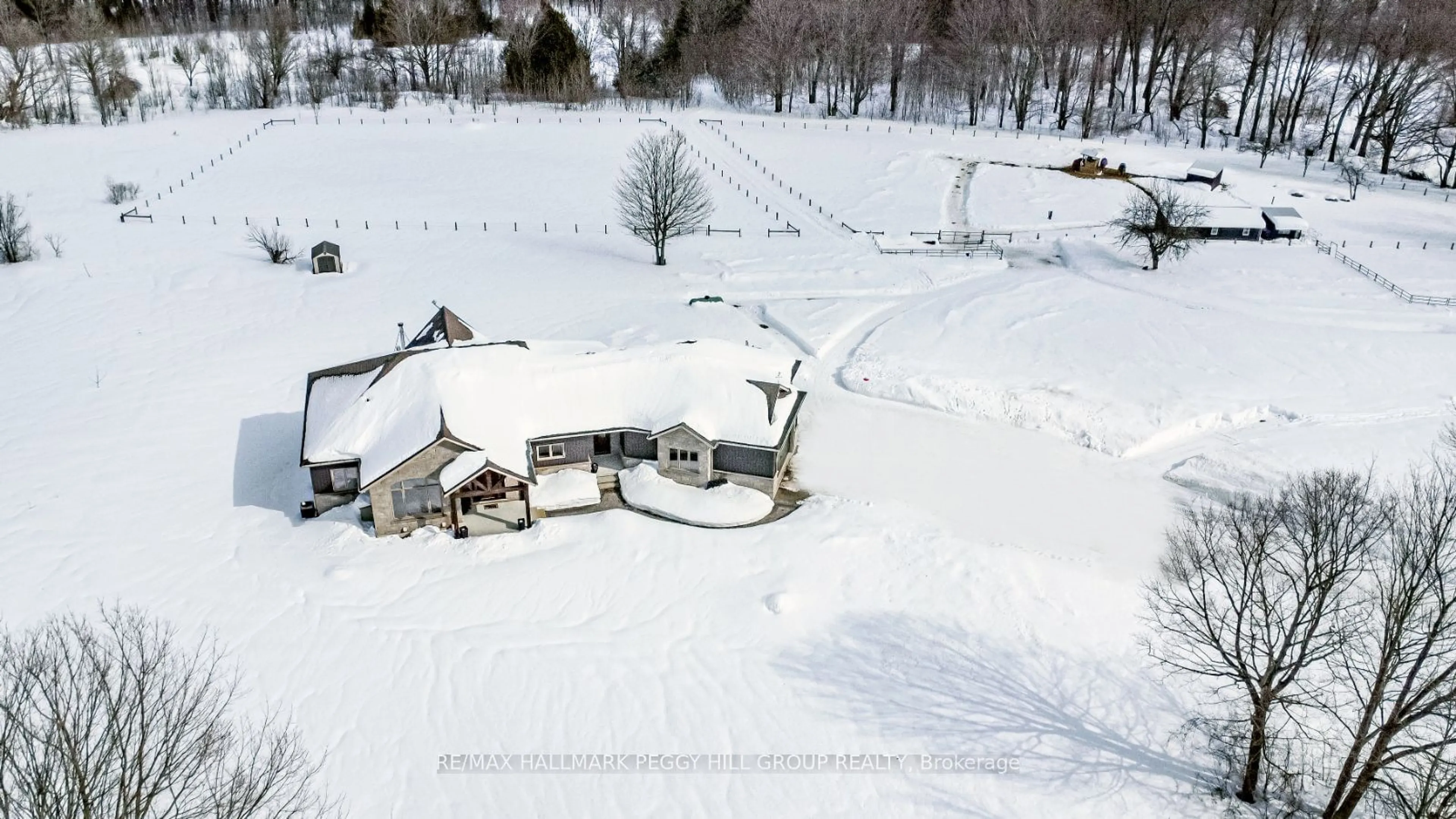 A pic from outside/outdoor area/front of a property/back of a property/a pic from drone, street for 3237 Brennan Line, Severn Ontario L3V 0W2