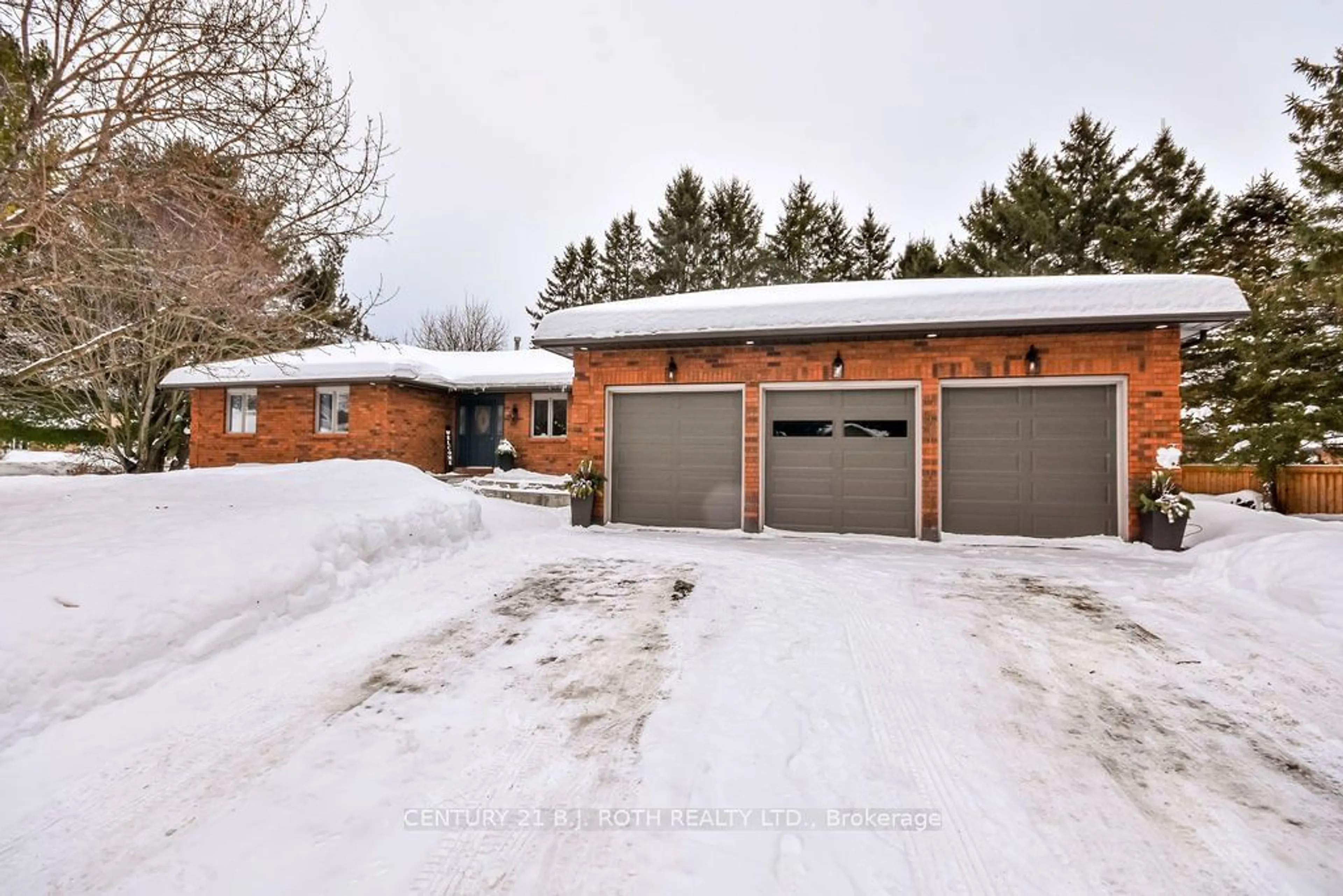 A pic from outside/outdoor area/front of a property/back of a property/a pic from drone, street for 46 Holloway Lane, Springwater Ontario L0L 1X1