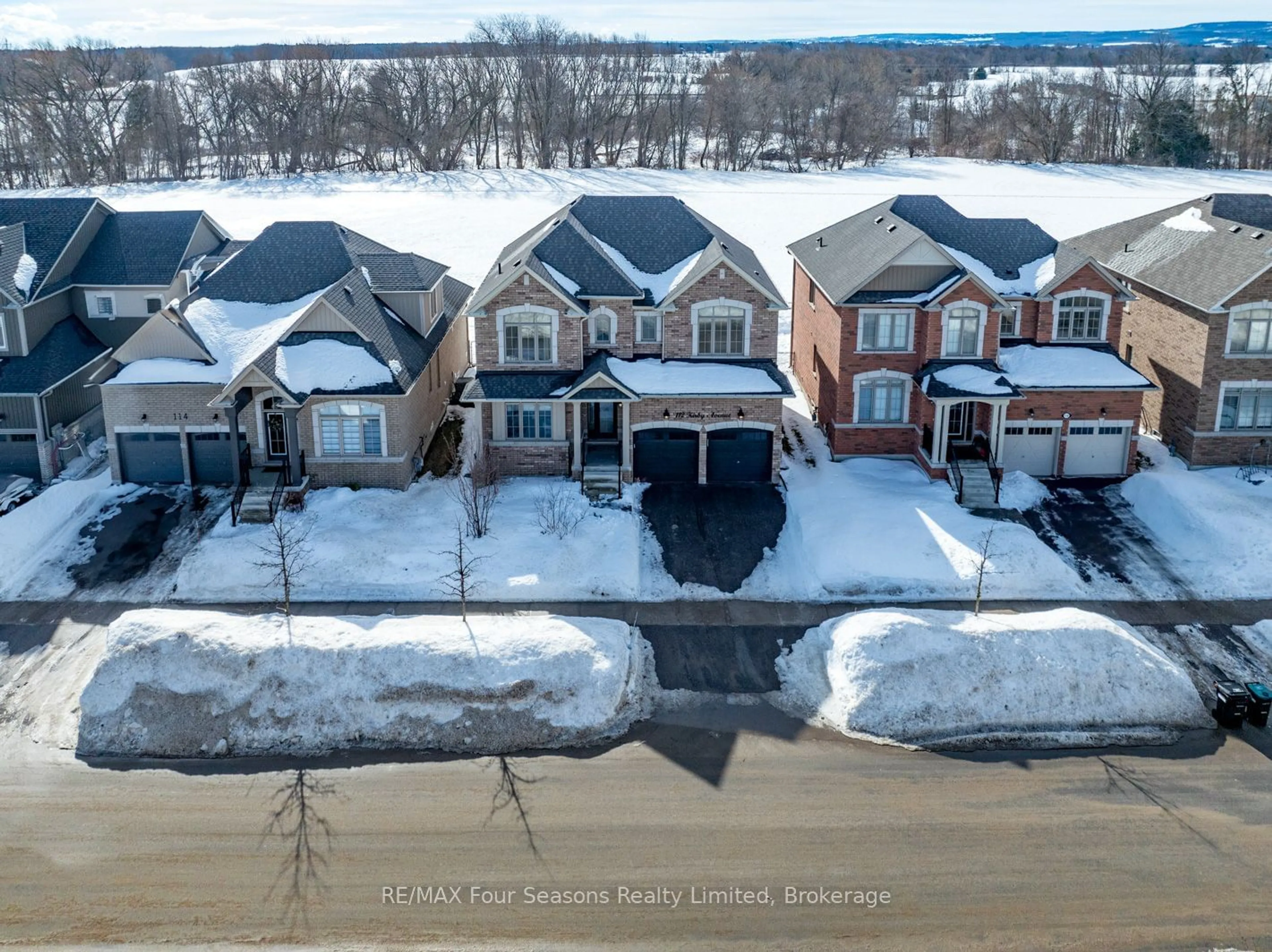 A pic from outside/outdoor area/front of a property/back of a property/a pic from drone, water/lake/river/ocean view for 112 Kirby Ave, Collingwood Ontario L9Y 4C5