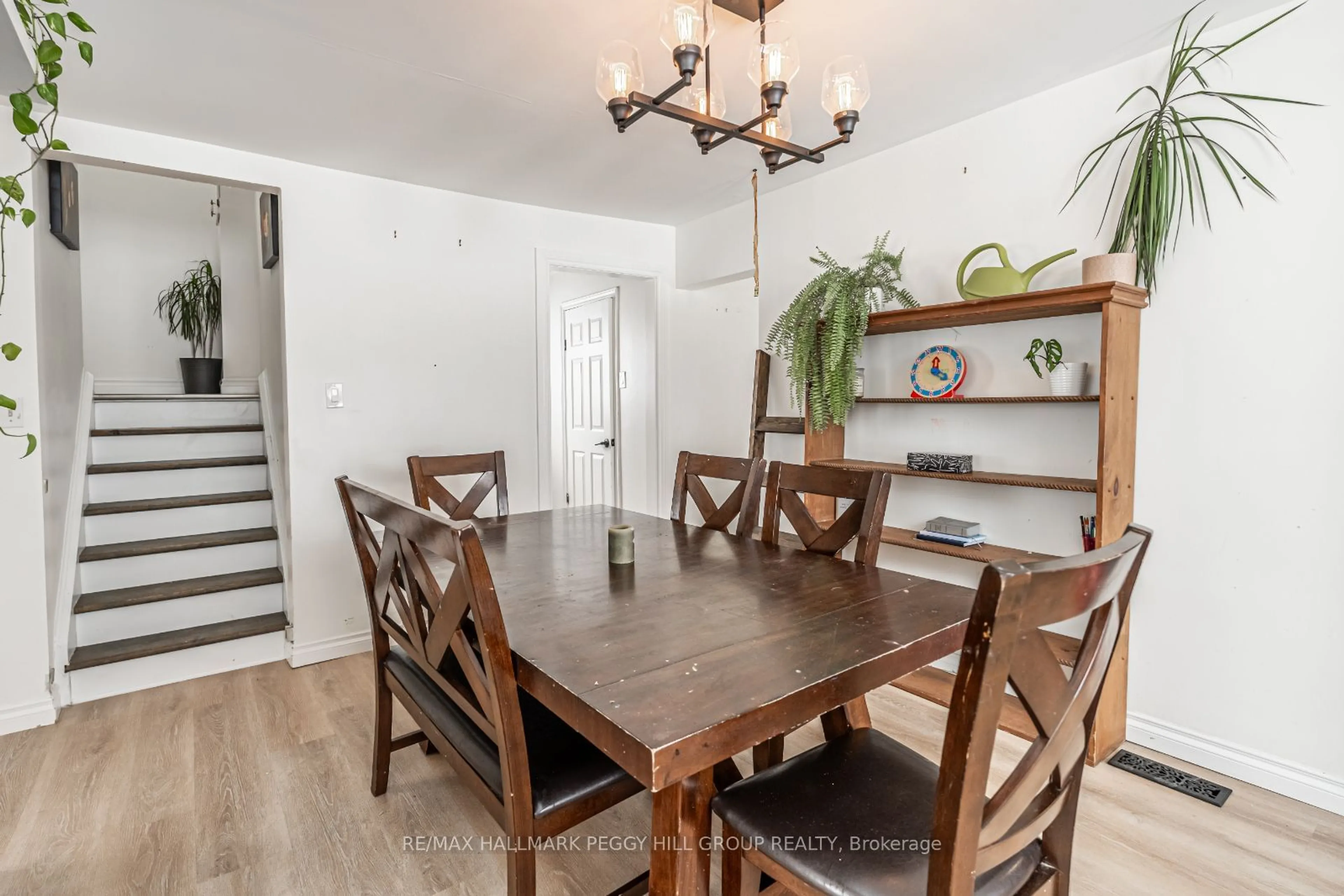 Dining room, wood/laminate floor for 8 Balm Beach Rd, Tiny Ontario L0L 2J0