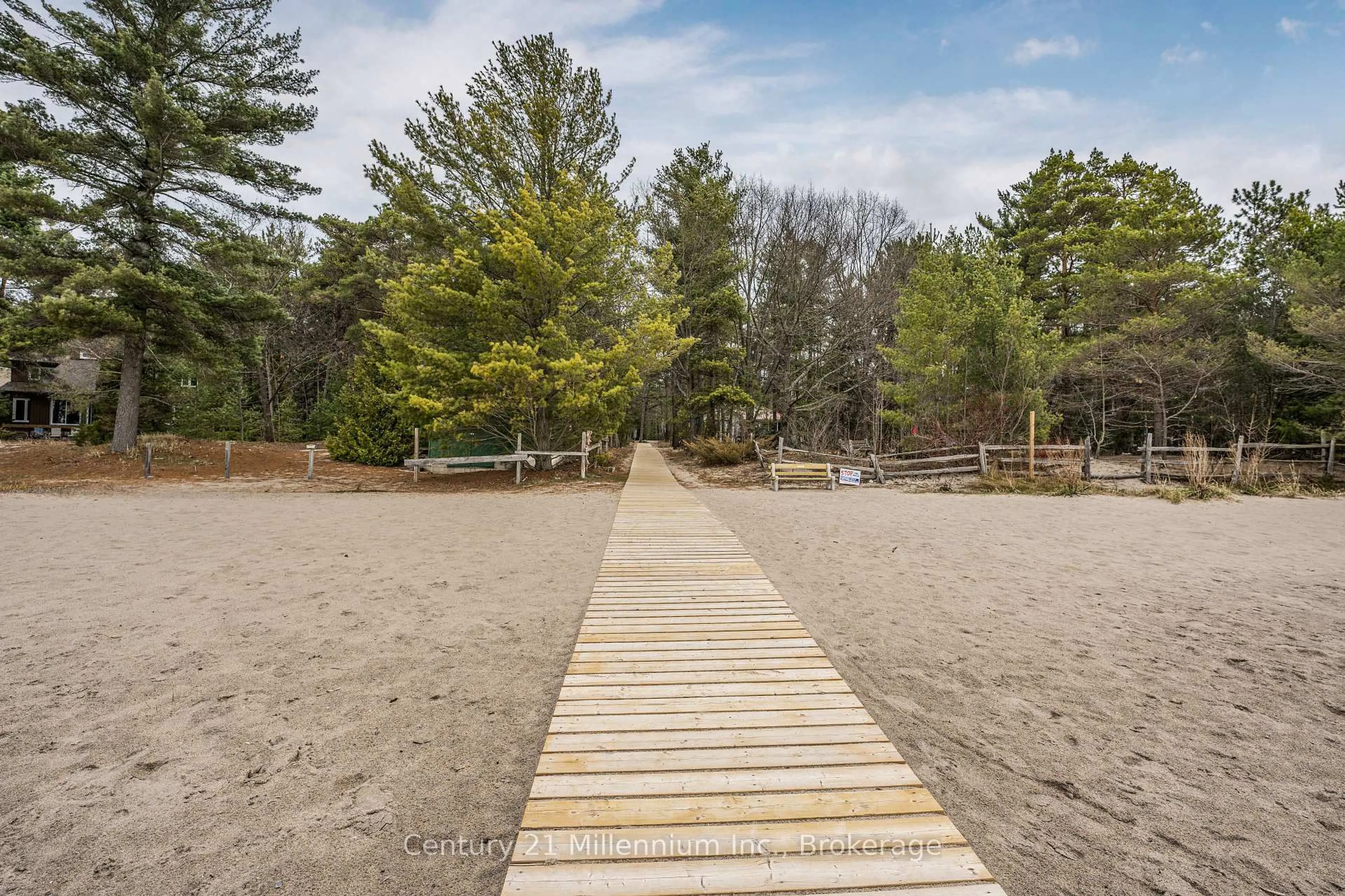 Patio, forest/trees view for 41 Fernanne Dr, Tiny Ontario L0L 2J0