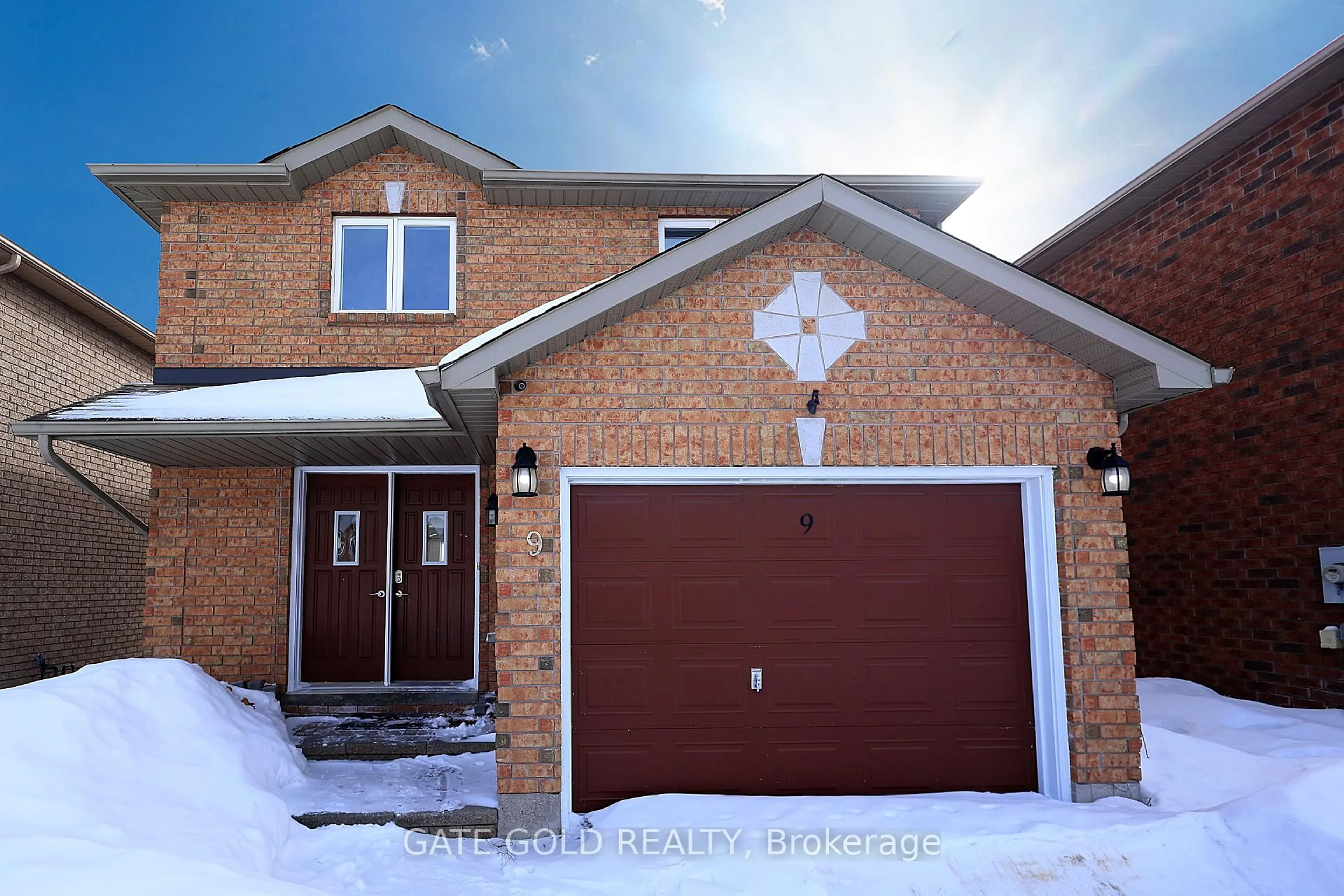 Home with brick exterior material, street for 9 Harrogate Crt, Barrie Ontario L4M 0B9